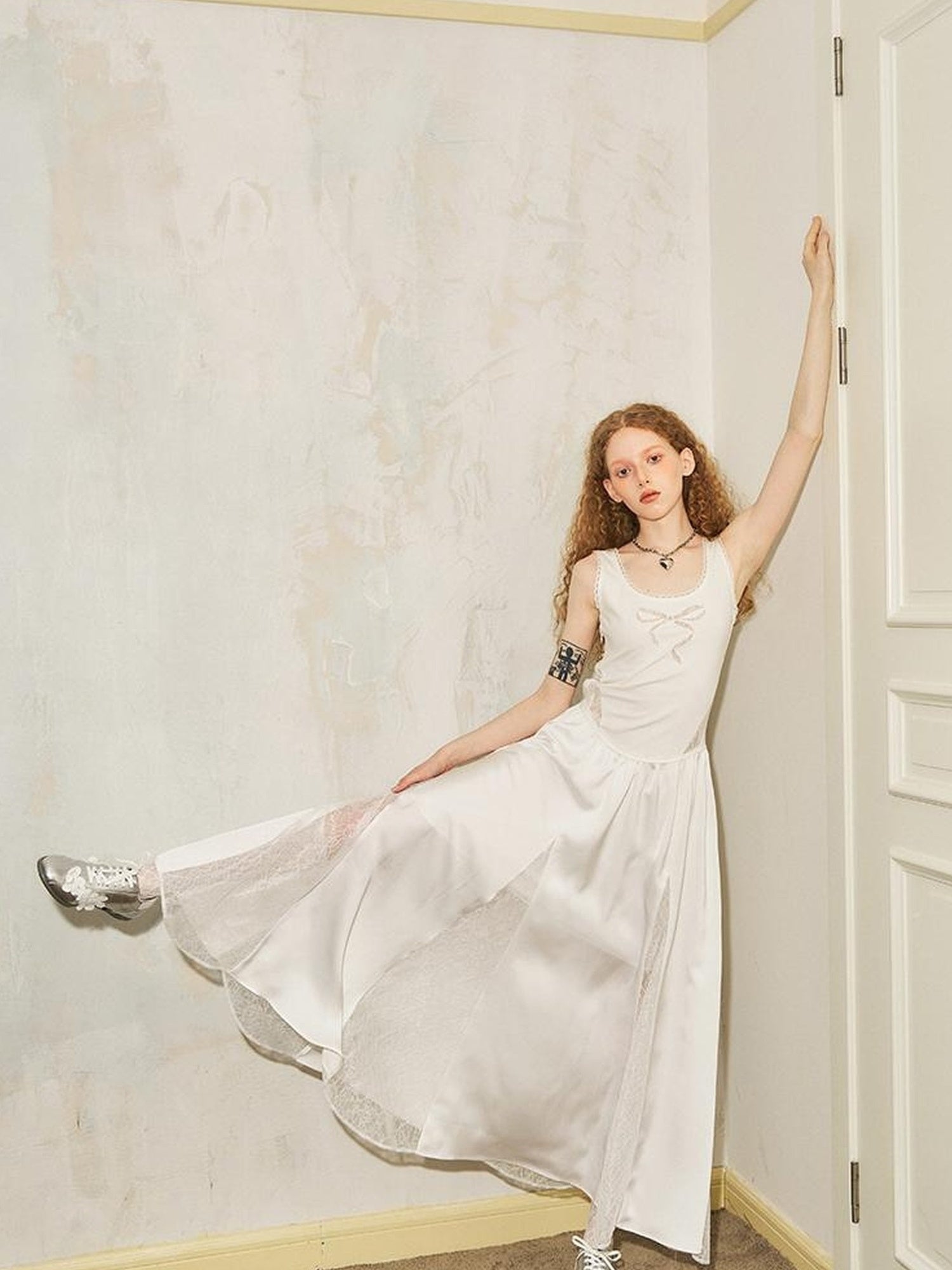 DIDDI MODA Lace Bow Embroidered A Line Dress With Slit Insert