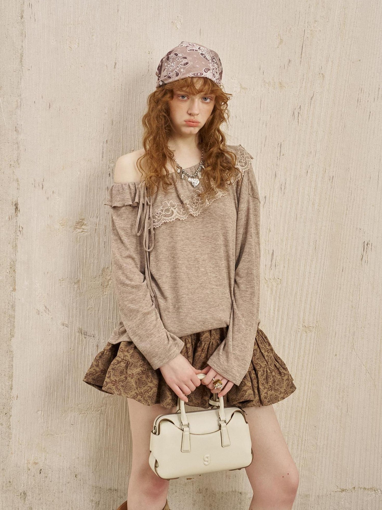 DIDDI MODA Lace Paneled Ruffle Knit Top