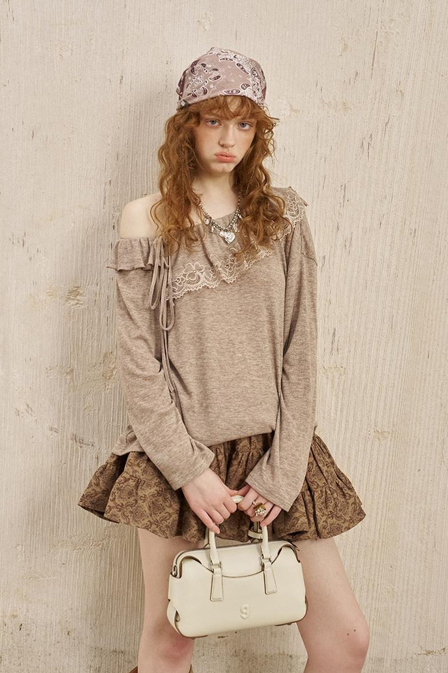 DIDDI MODA Lace Paneled Ruffle Knit Top