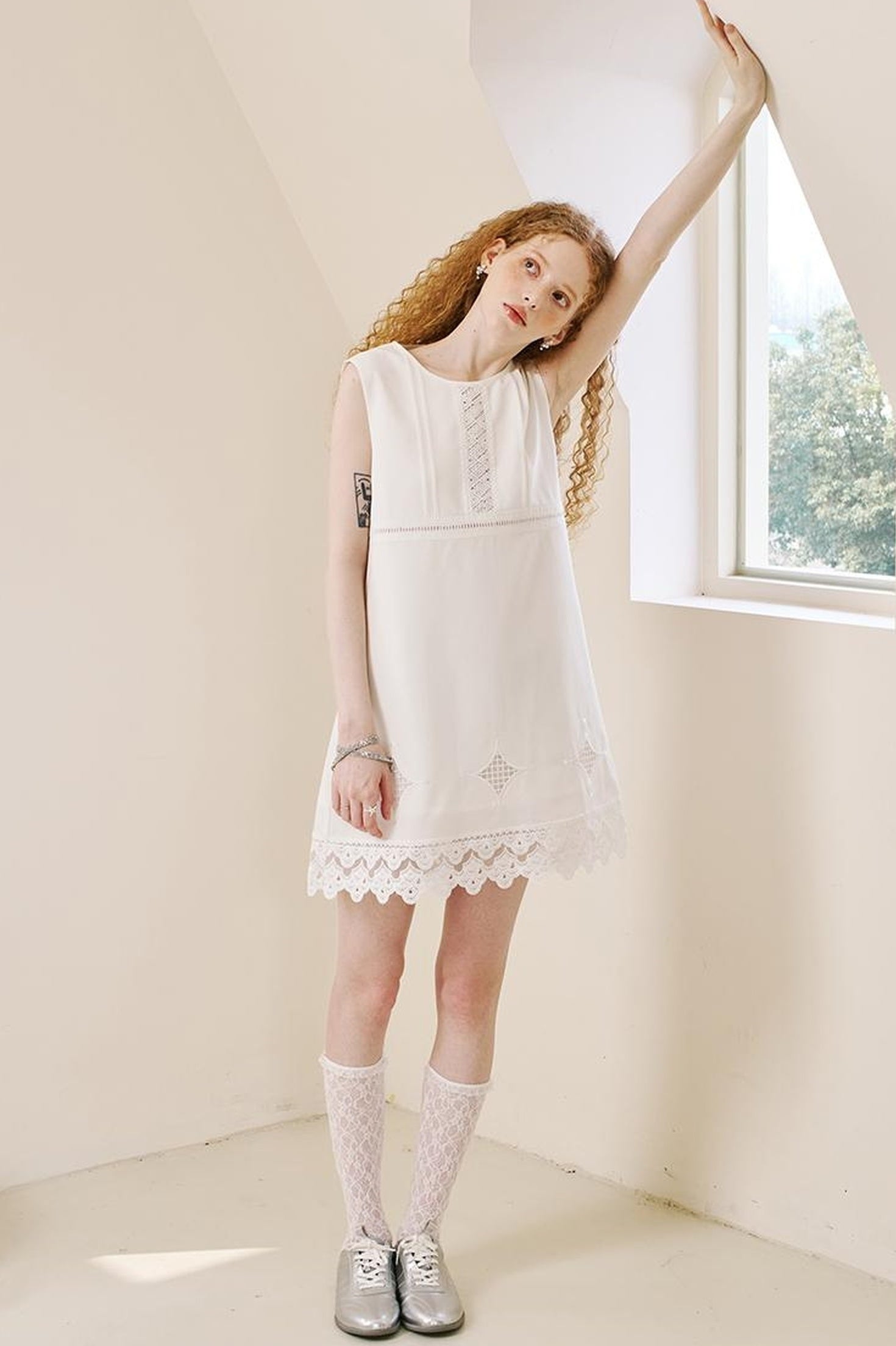 DIDDI MODA Lace Star Cutout Dress