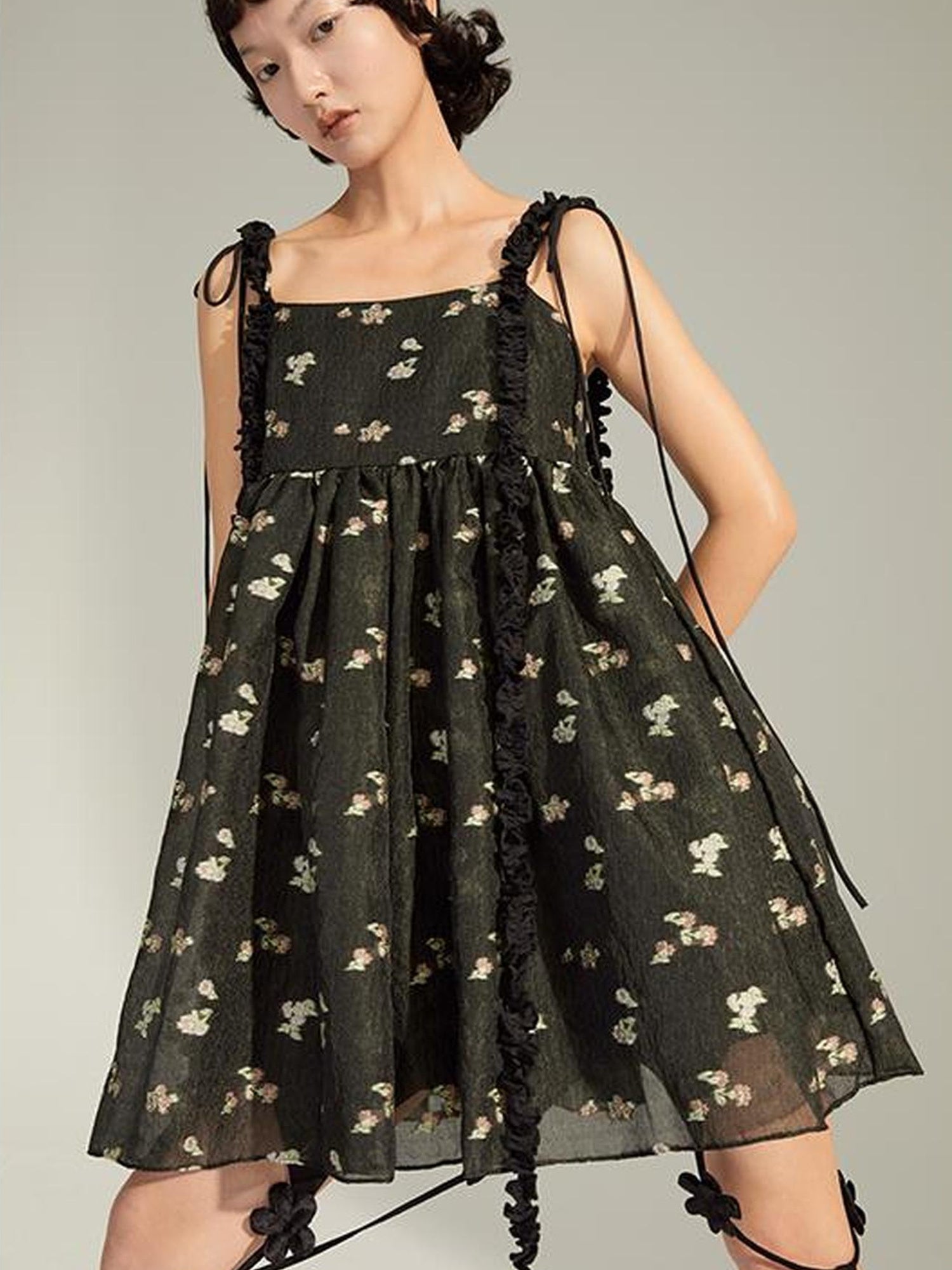 DIDDI MODA Lace Strap Floral Babydoll Dress With Bow Tie Detail