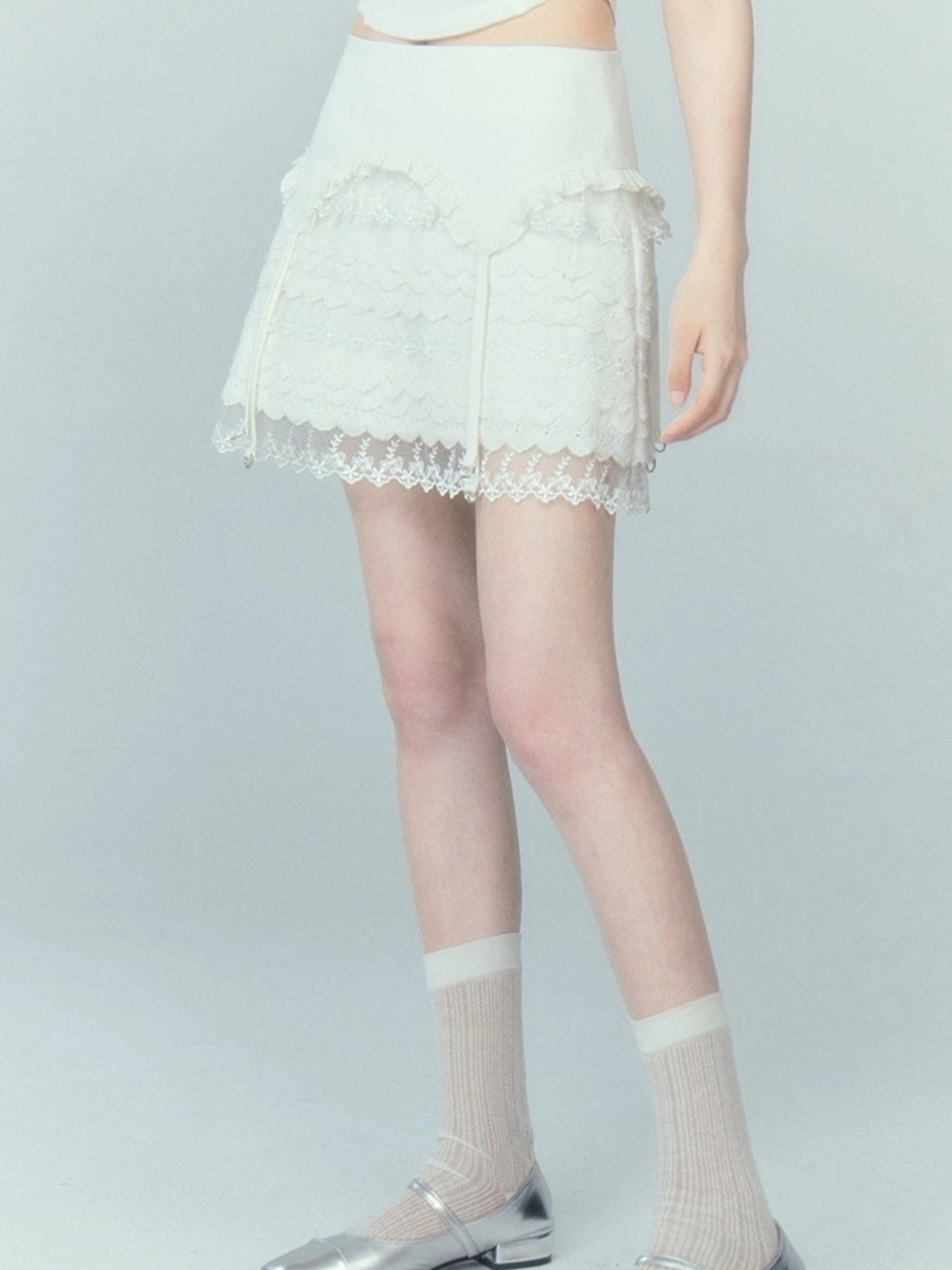 DIDDI MODA Lace Tiered Pure White Mini Skirt