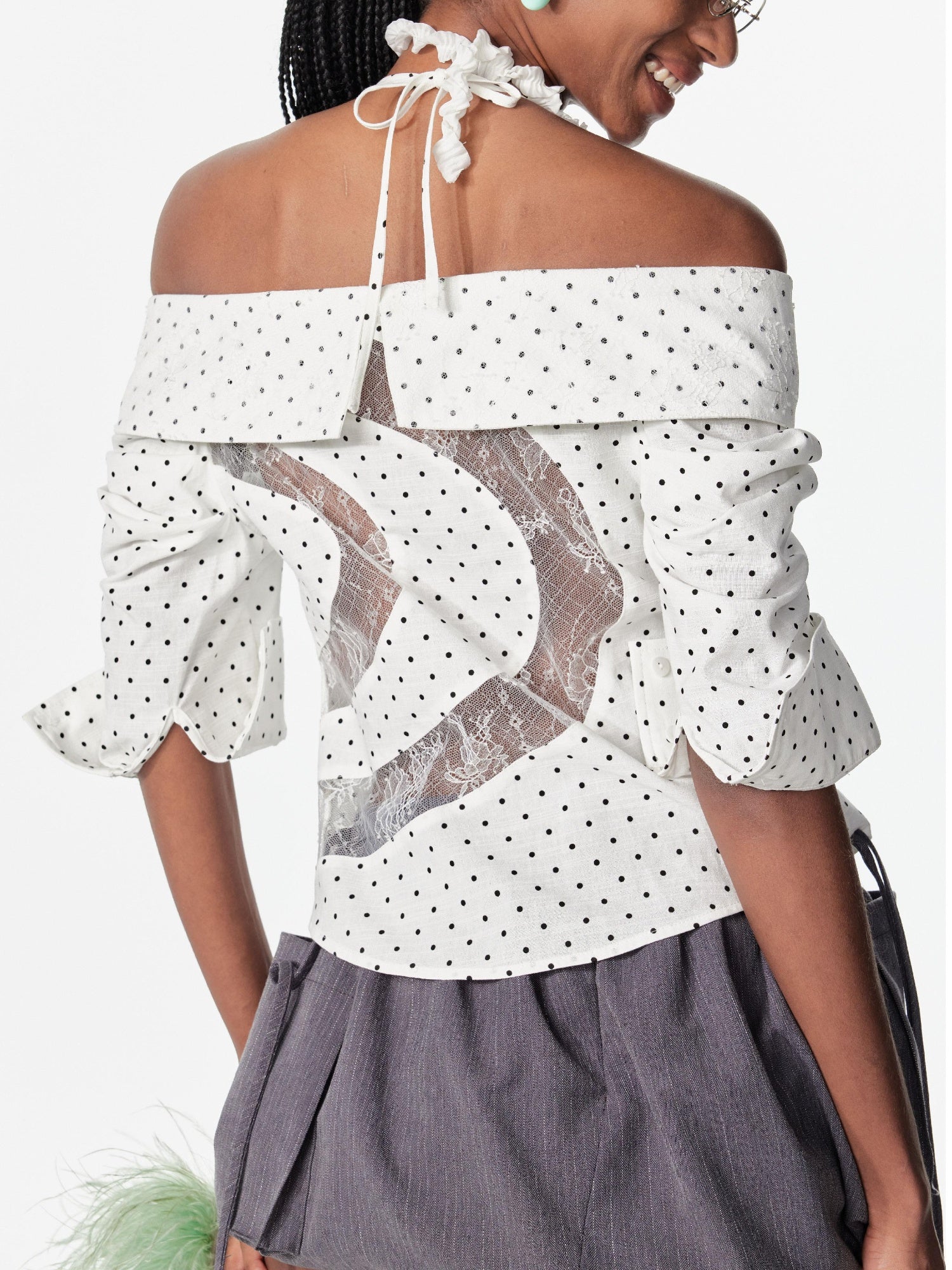 2th Desire Lace Trim Off-Shoulder C-Cut Back Fitted Blouse Shirt