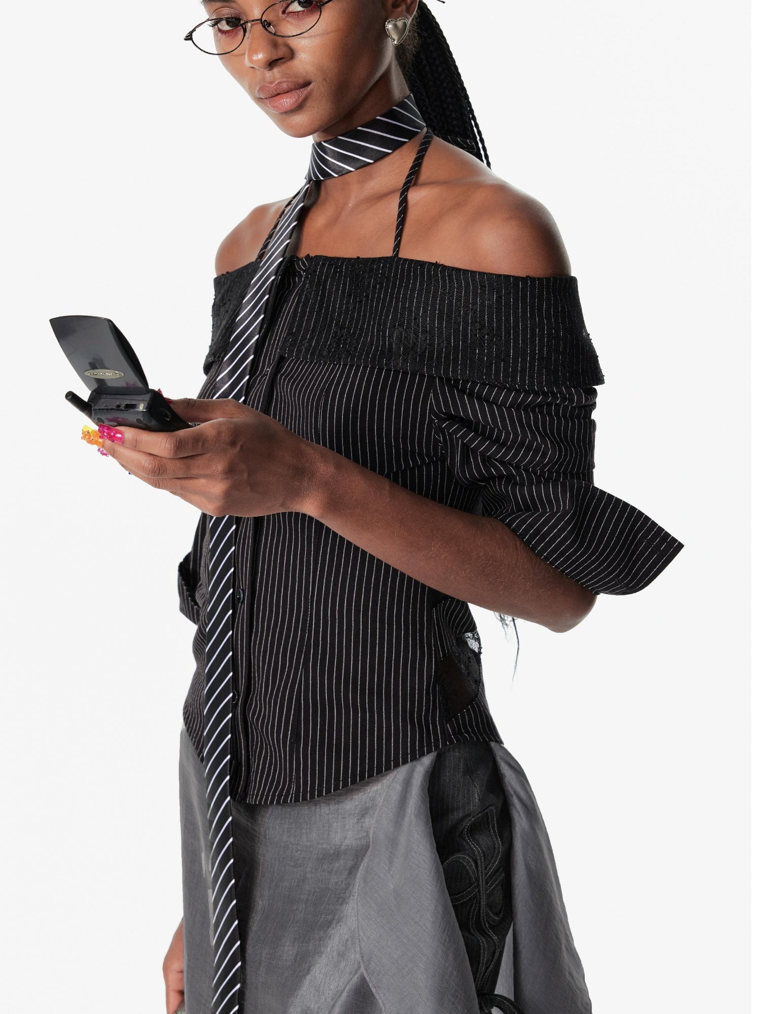 2th Desire Lace Trim Off-Shoulder C-Cut Back Fitted Blouse Shirt