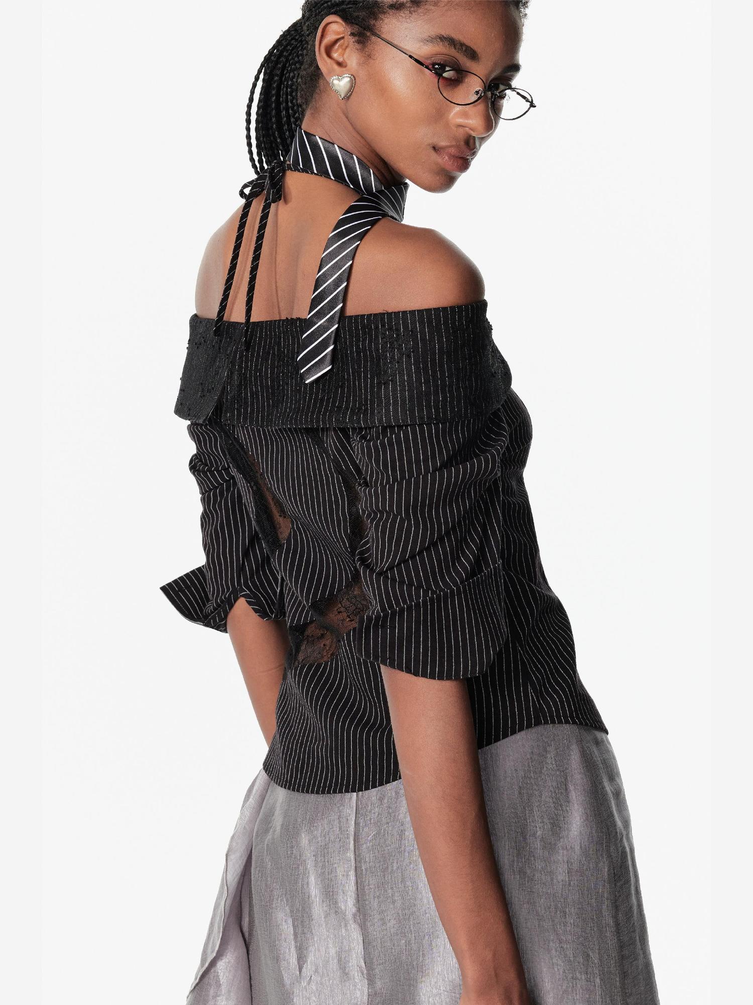 2th Desire Lace Trim Off-Shoulder C-Cut Back Fitted Blouse Shirt
