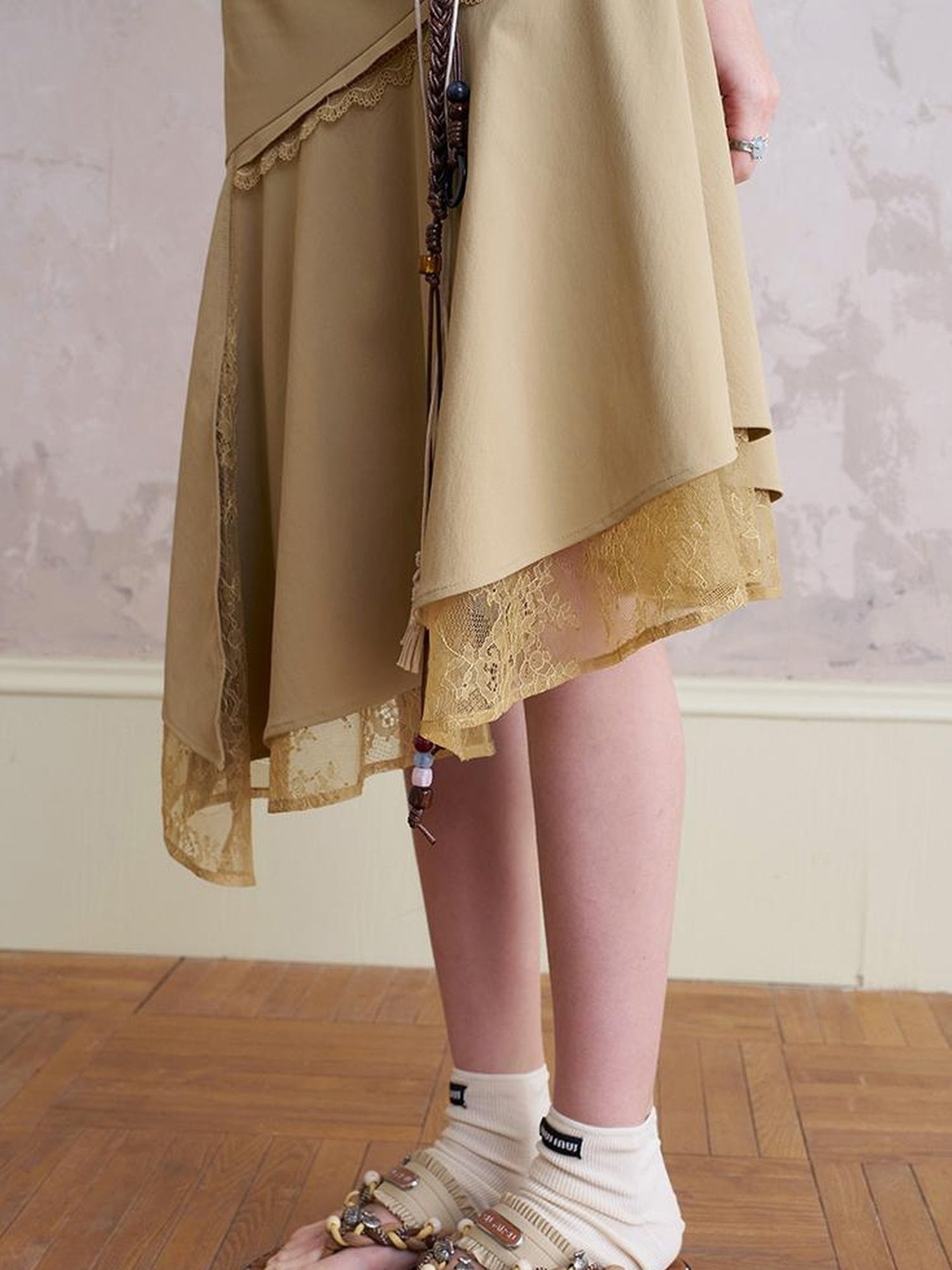 DIDDI MODA Lace Trimmed Asymmetrical Slit Skirt With Layered Hem