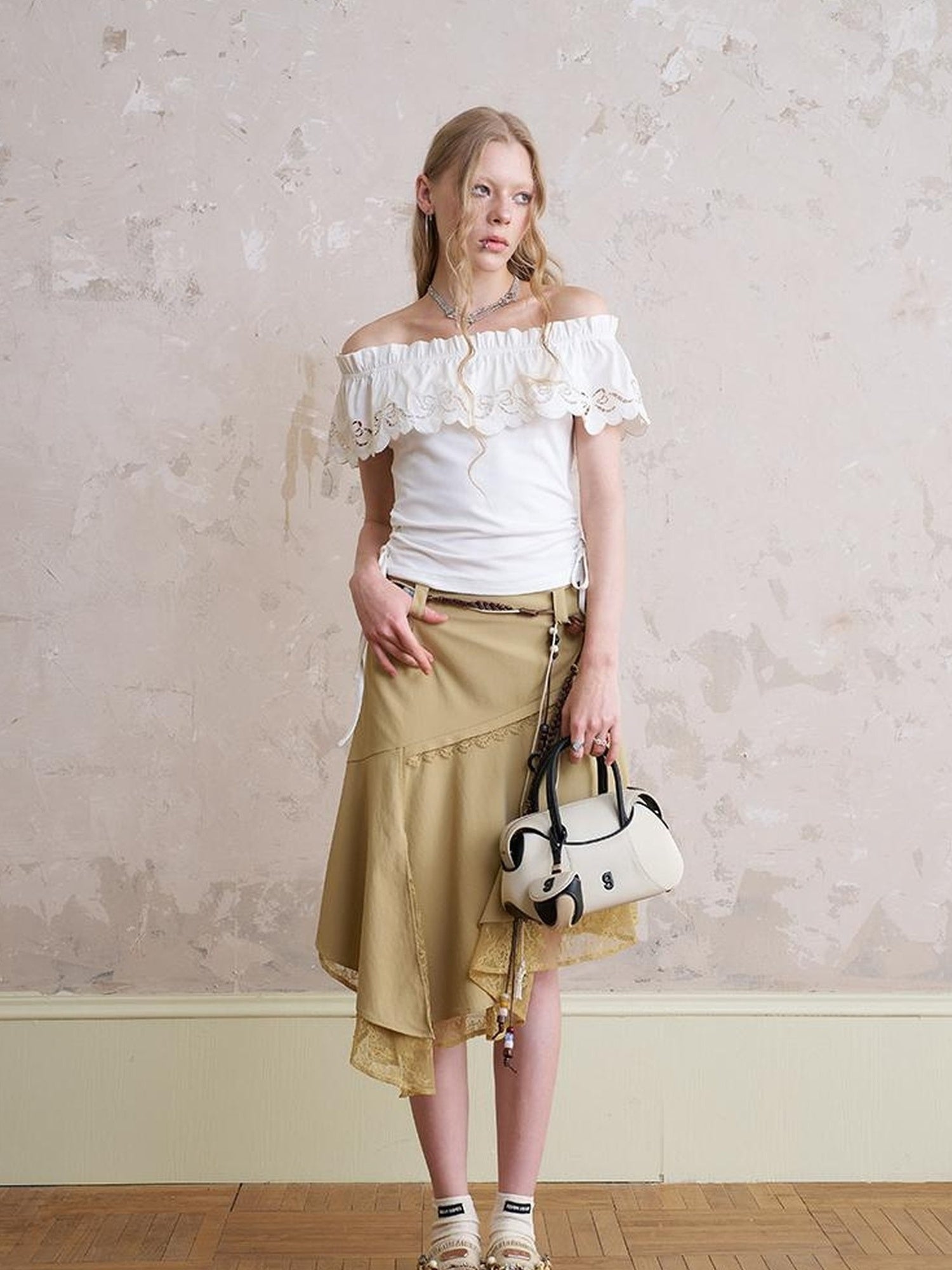 DIDDI MODA Lace Trimmed Asymmetrical Slit Skirt With Layered Hem