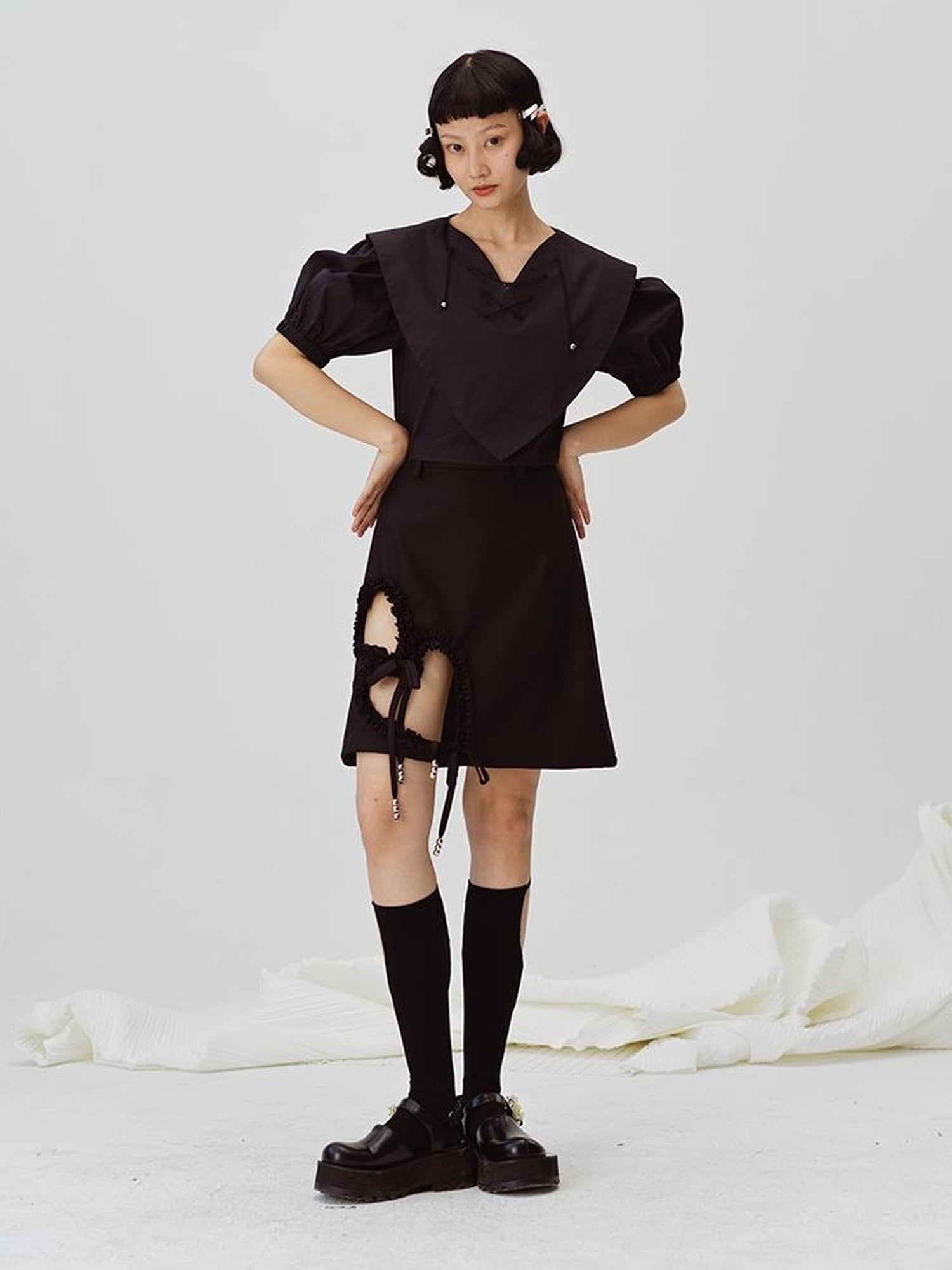 DIDDI MODA Lace Trimmed Hollow Heart A Line Mini Skirt