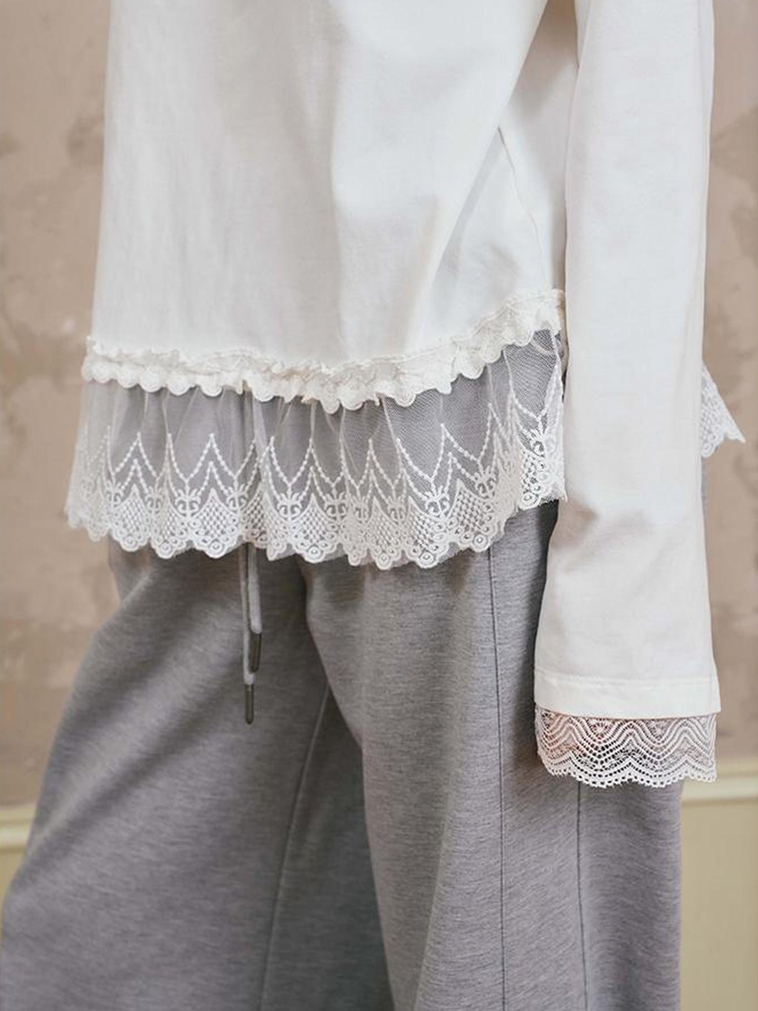 DIDDI MODA Lace Trimmed Layered Oversized Cotton Tee
