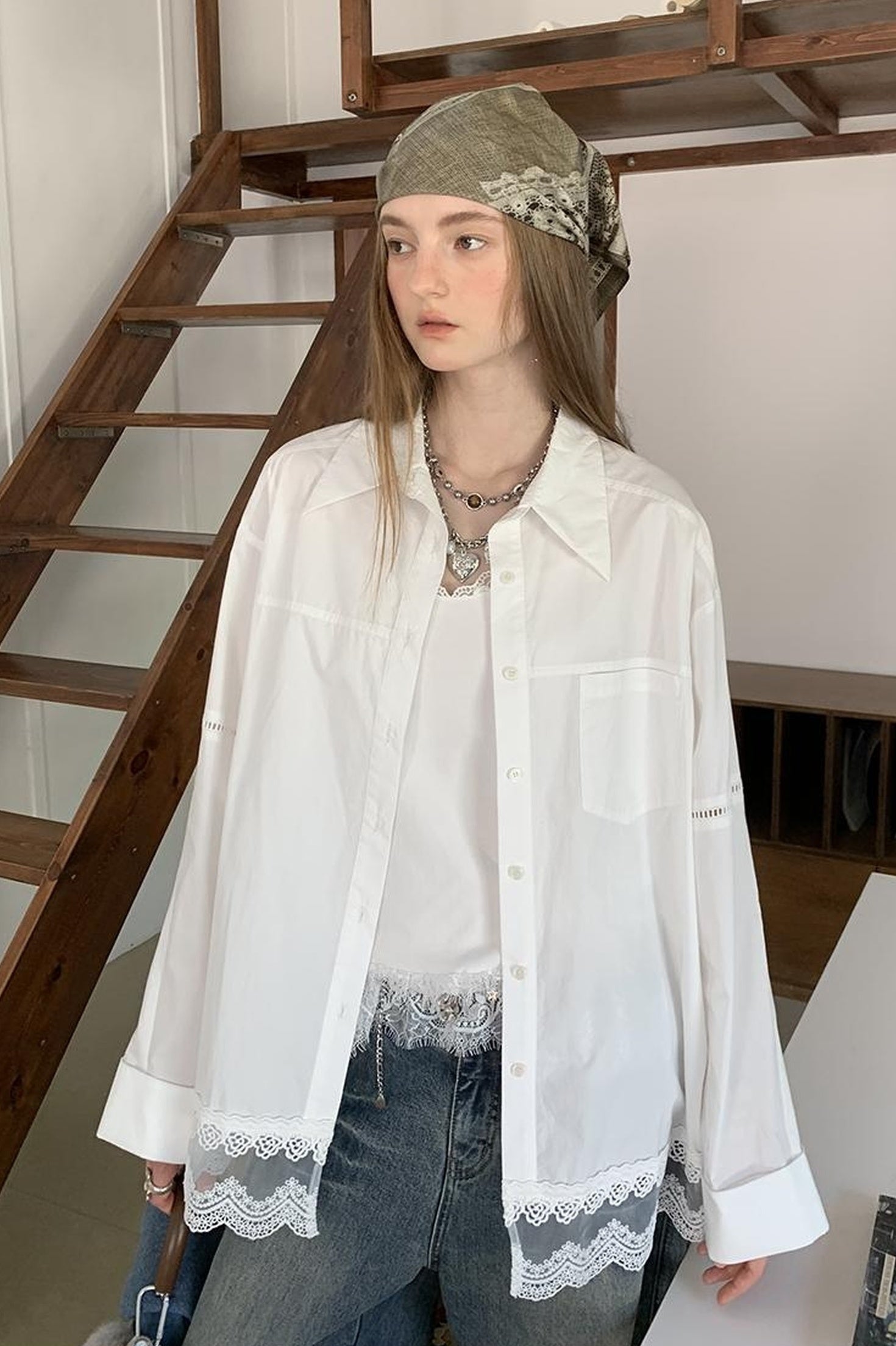 DIDDI MODA Lace Trimmed Relaxed Cotton Shirt With Floral Hem Detail