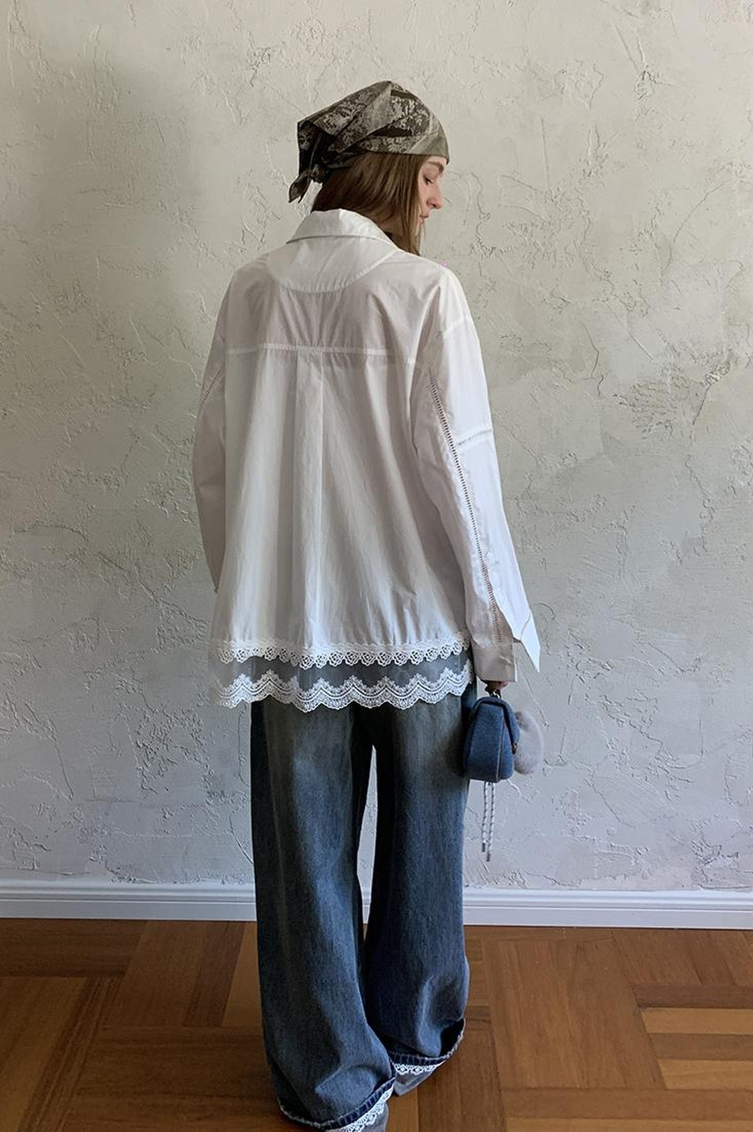 DIDDI MODA Lace Trimmed Relaxed Cotton Shirt With Floral Hem Detail