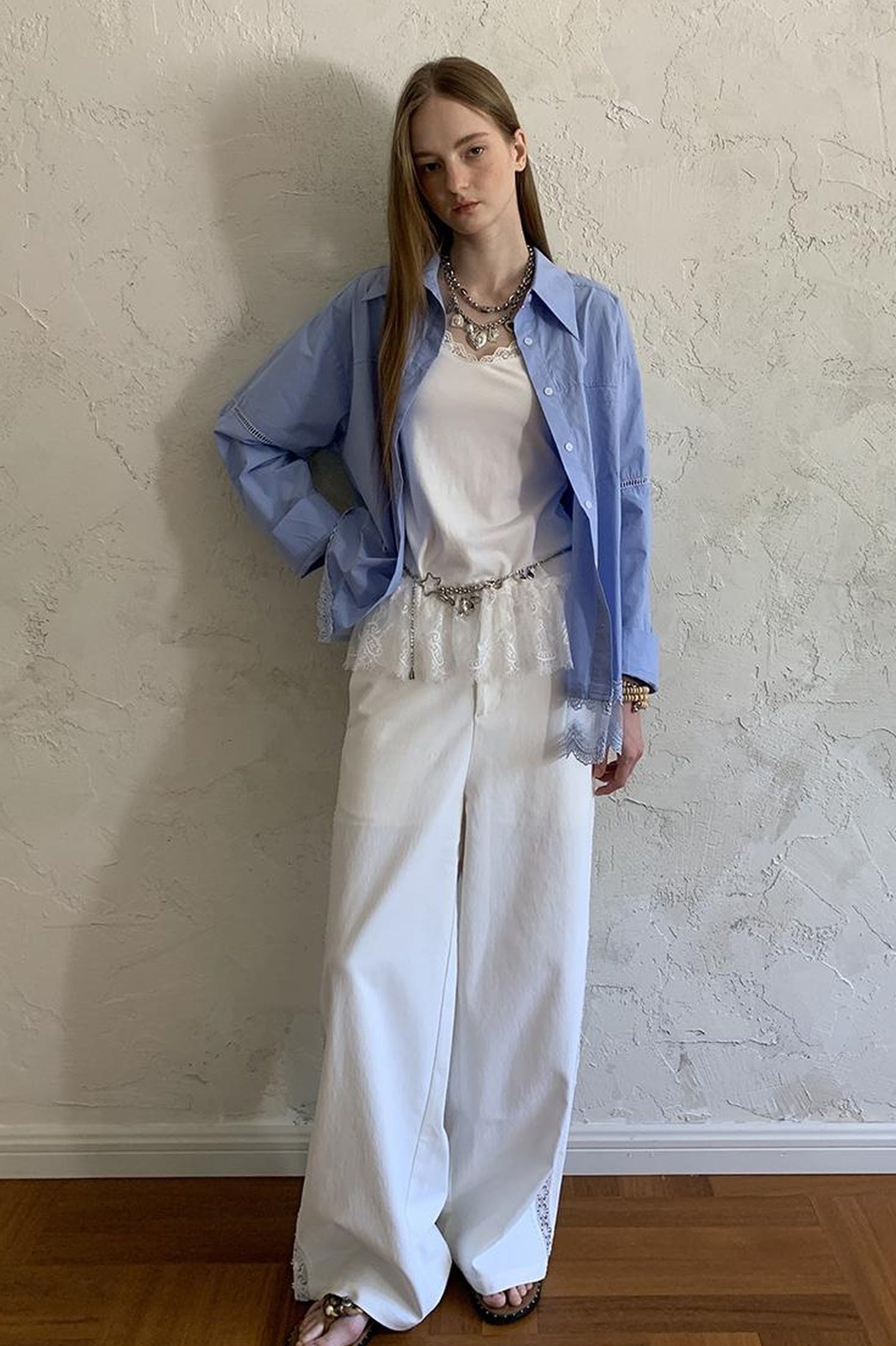 DIDDI MODA Lace Trimmed Relaxed Cotton Shirt With Floral Hem Detail