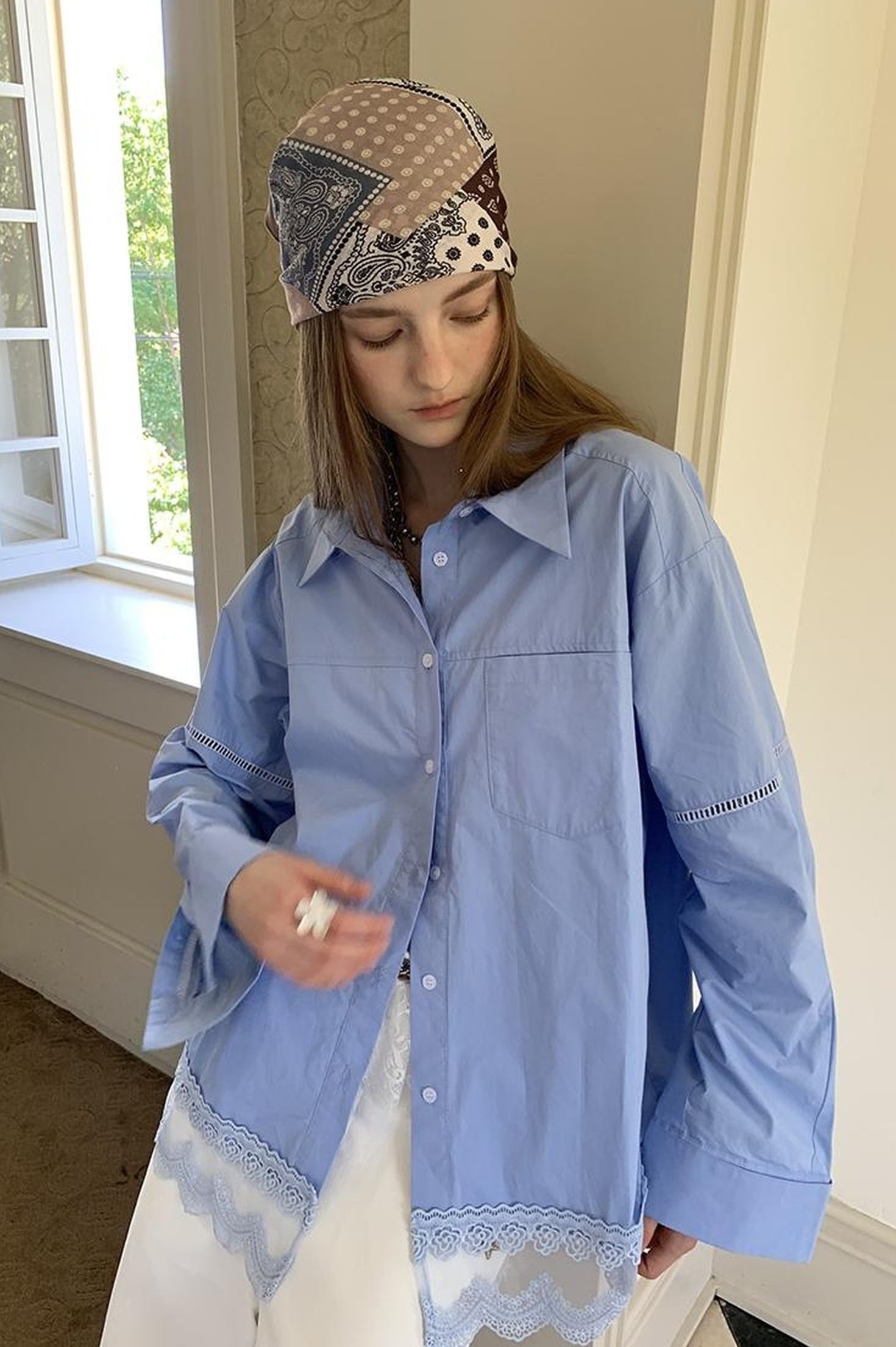 DIDDI MODA Lace Trimmed Relaxed Cotton Shirt With Floral Hem Detail