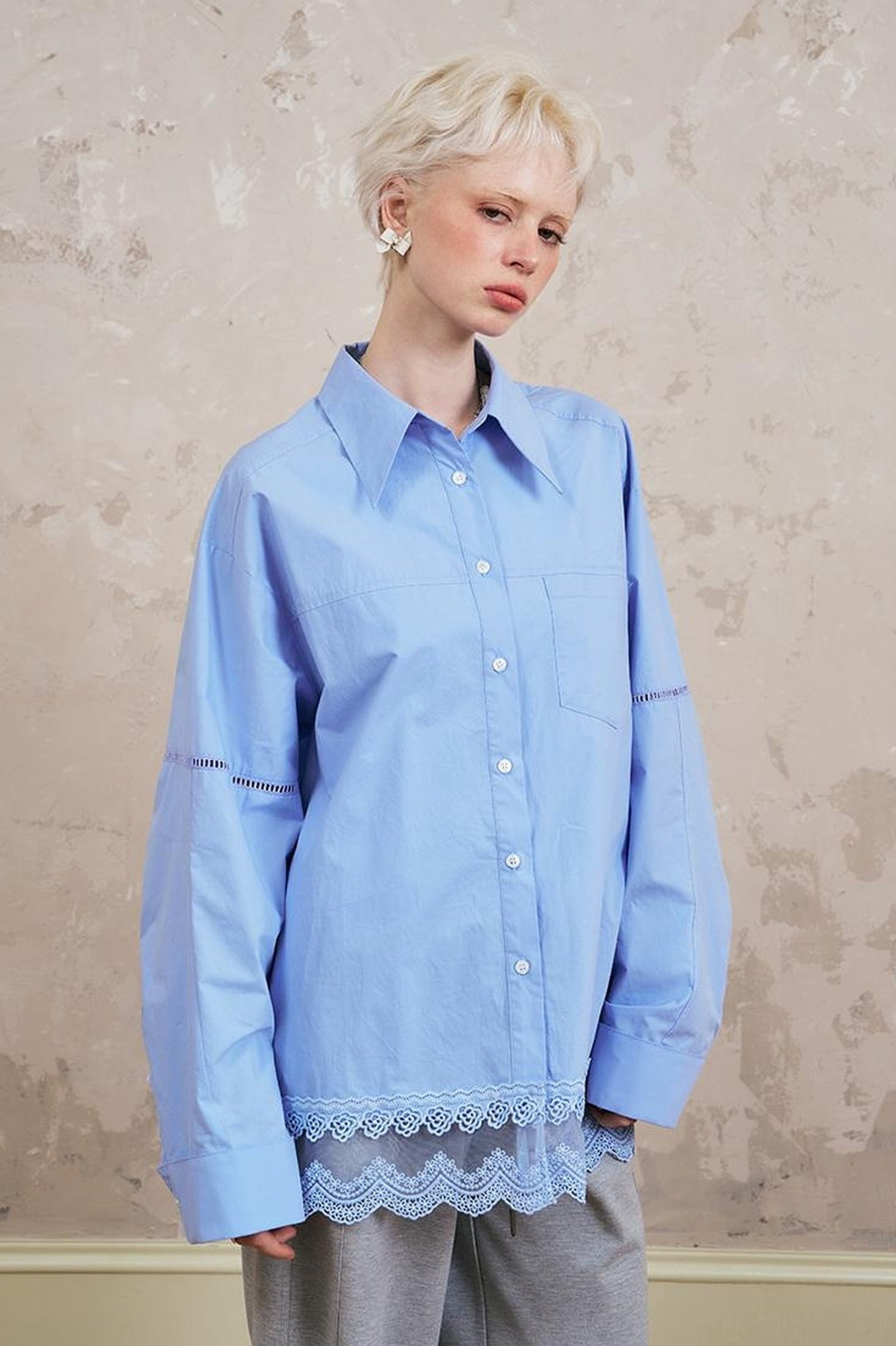 DIDDI MODA Lace Trimmed Relaxed Cotton Shirt With Floral Hem Detail