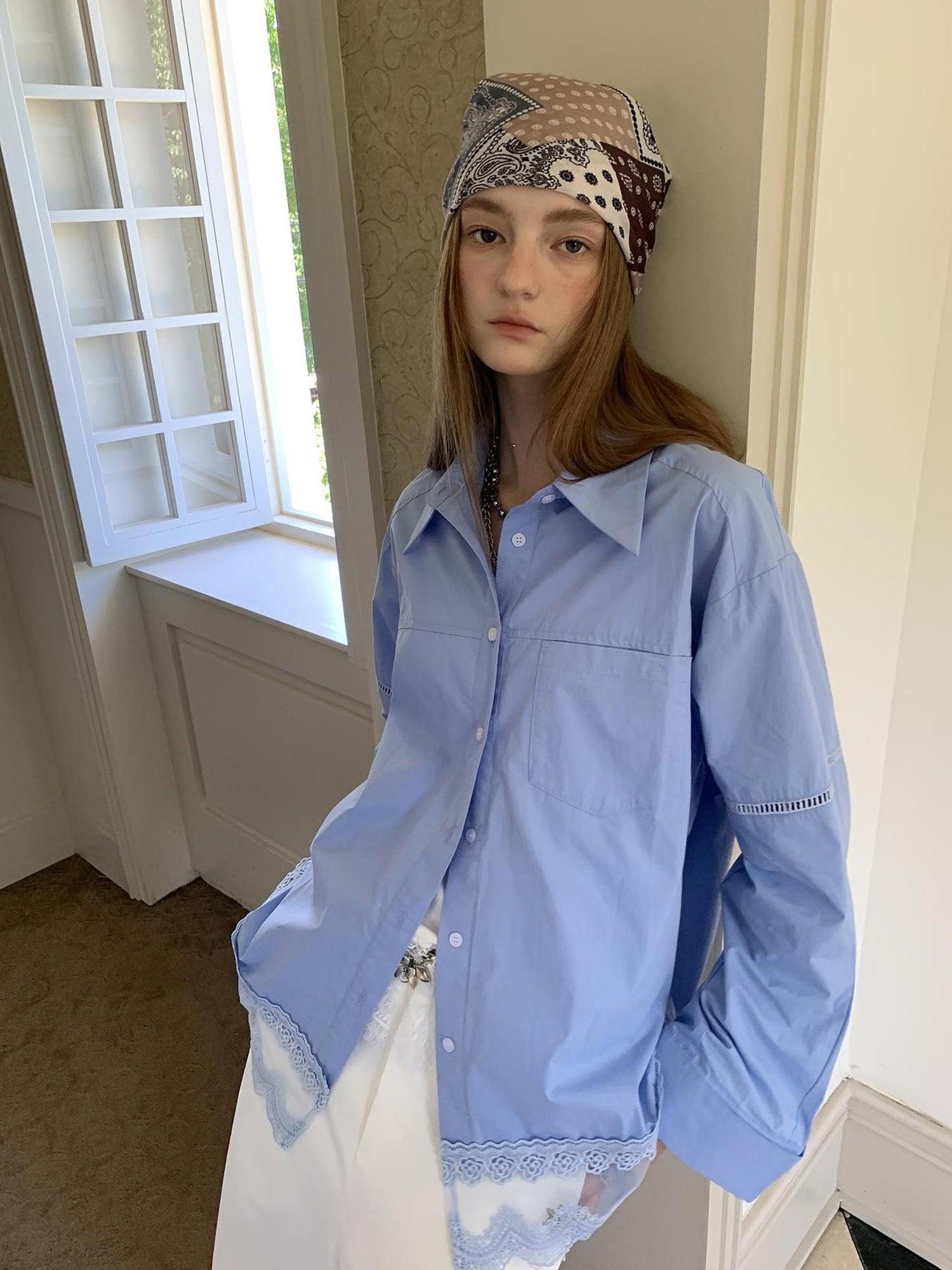 DIDDI MODA Lace Trimmed Relaxed Cotton Shirt With Floral Hem Detail