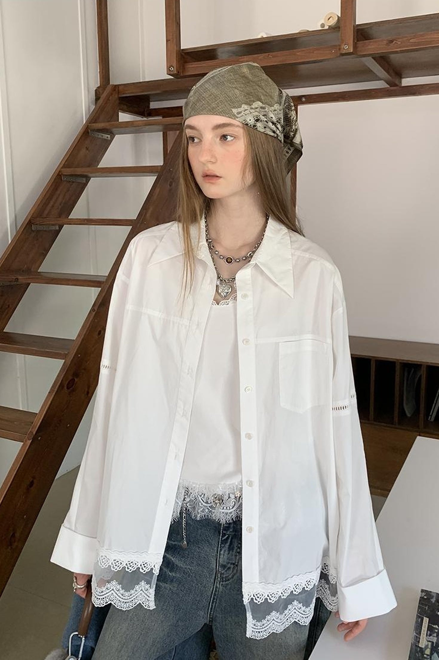 DIDDI MODA Lace Trimmed Relaxed Cotton Shirt With Floral Hem Detail