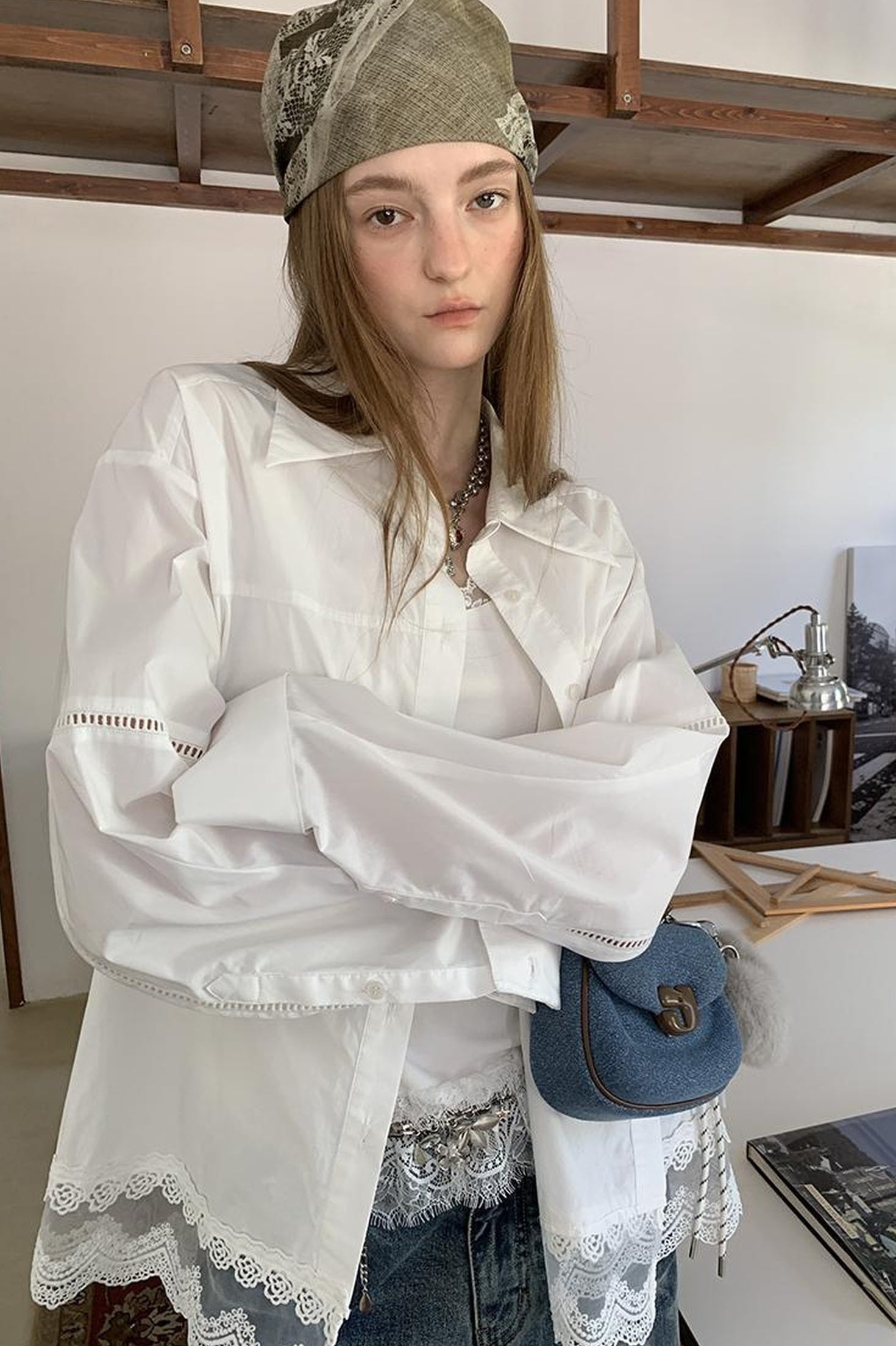 DIDDI MODA Lace Trimmed Relaxed Cotton Shirt With Floral Hem Detail