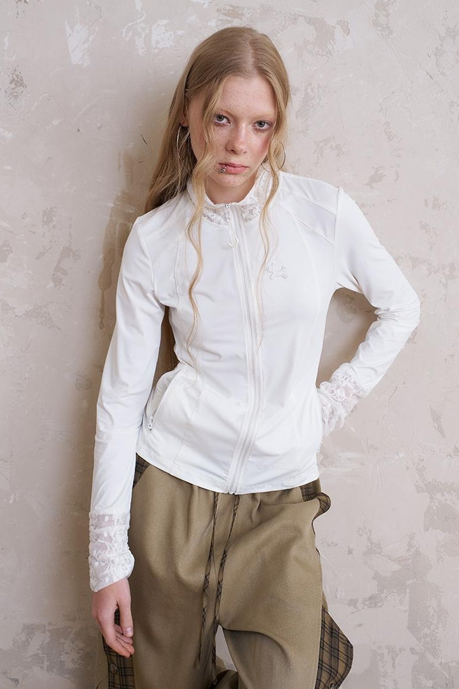 DIDDI MODA Layered Puppy Embroidery Lace Sunshirt