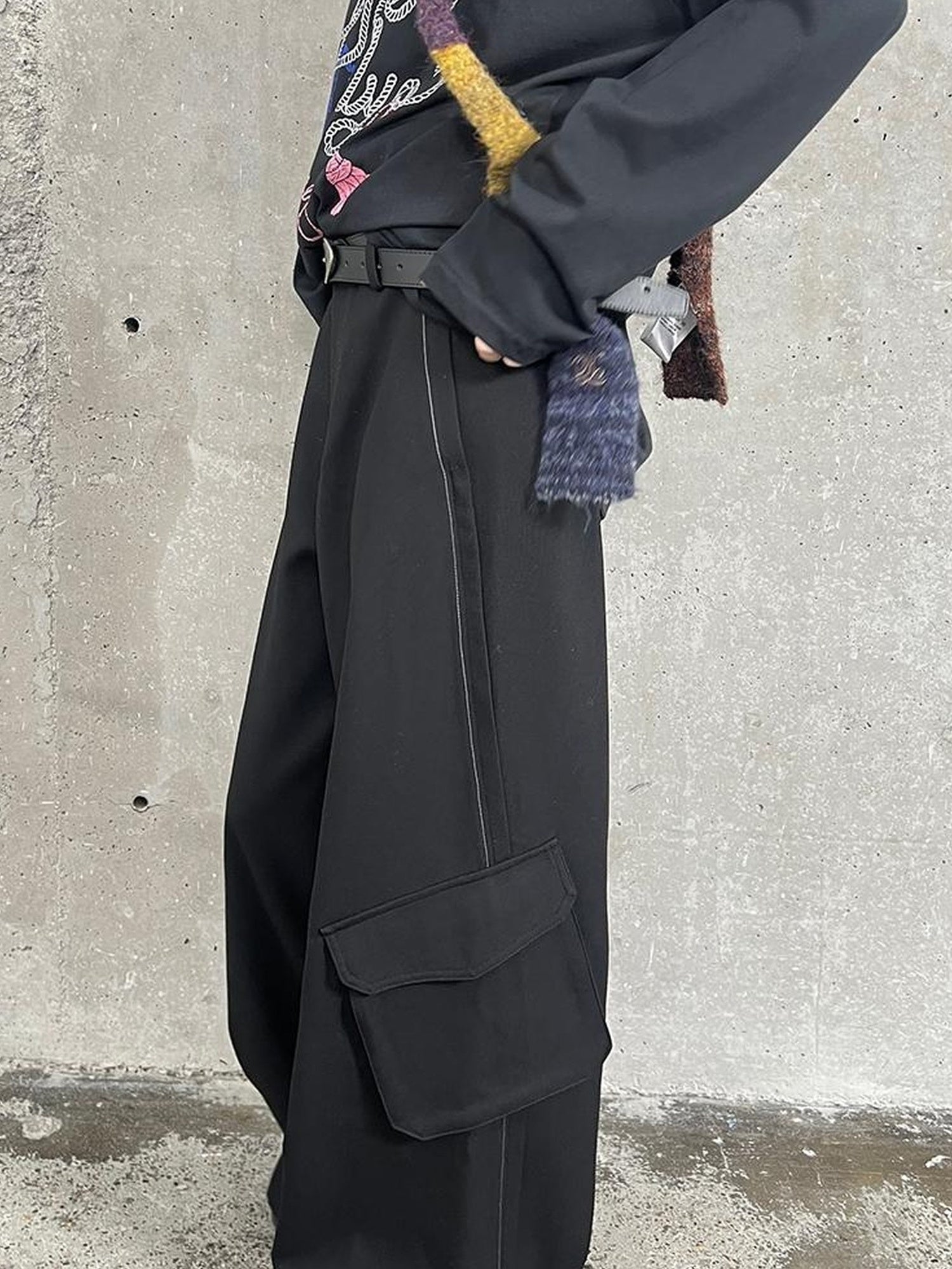 DIDDI MODA Loose Fit Pleated Wide Leg Cargo Trousers With Contrast Stitching