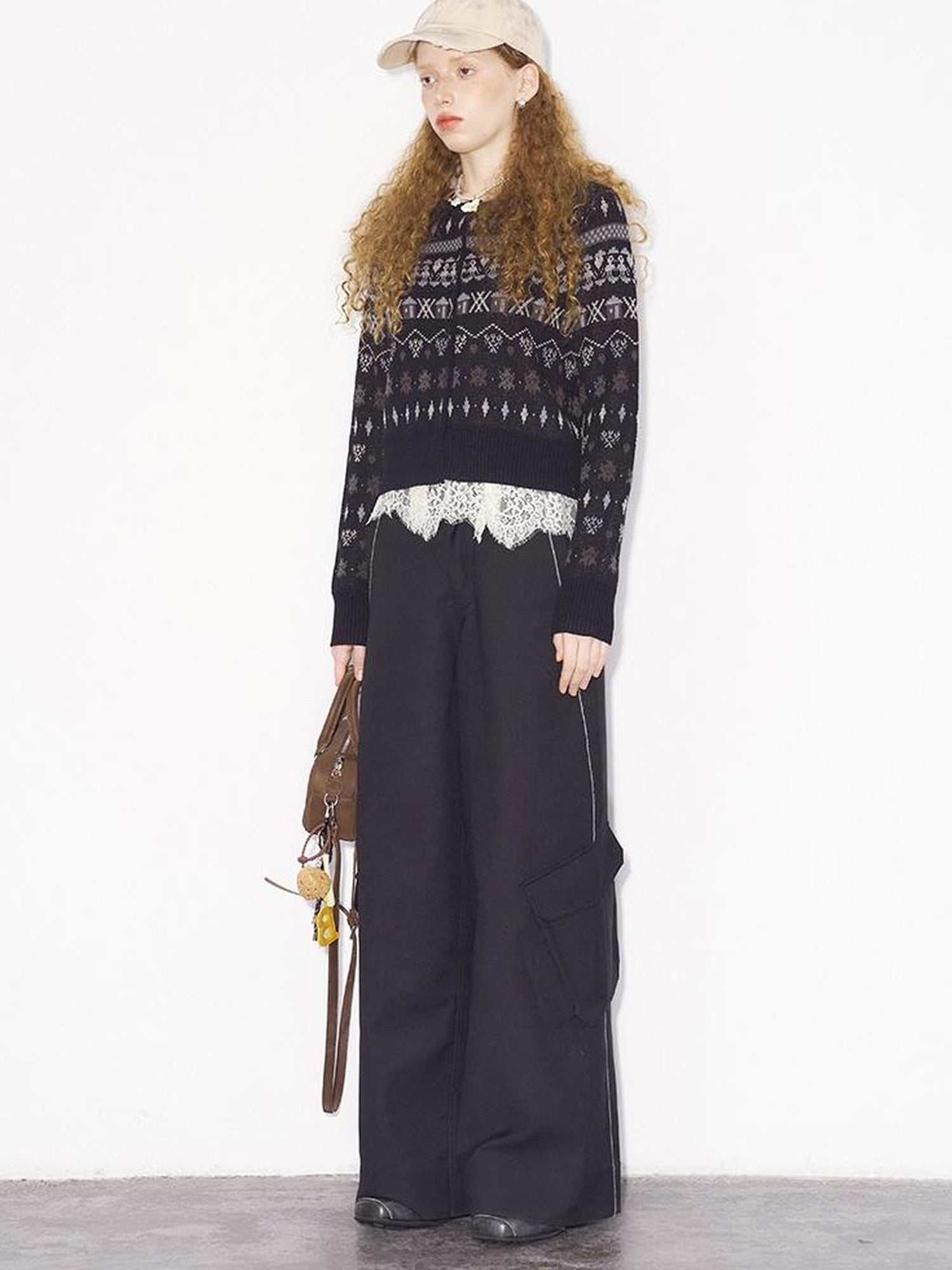 DIDDI MODA Loose Fit Pleated Wide Leg Cargo Trousers With Contrast Stitching