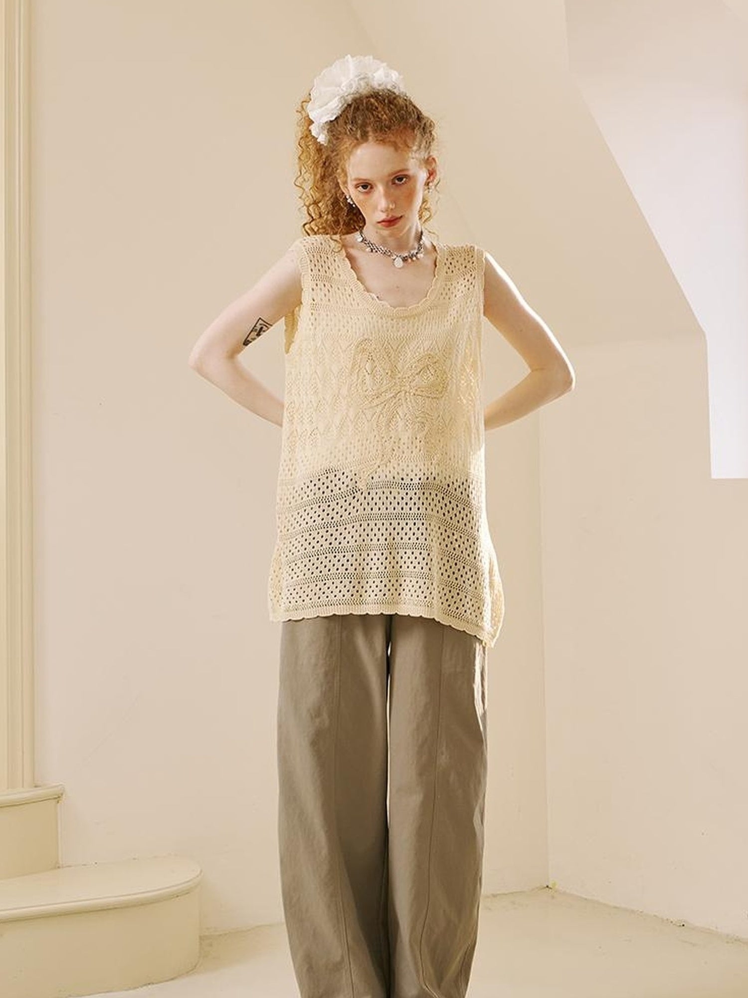 DIDDI MODA Loose Knit Vest With Bow Embroidery And Hollow Out