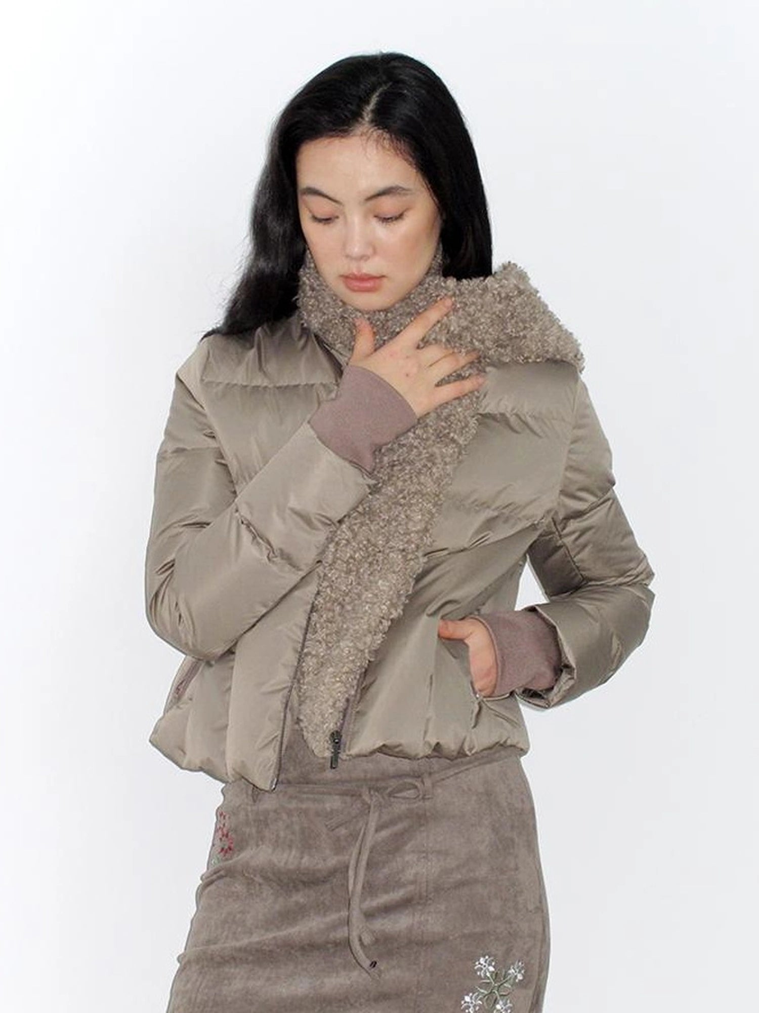 Mito de dar Hourglass Short Down Jacket With Fox Fur Scarf