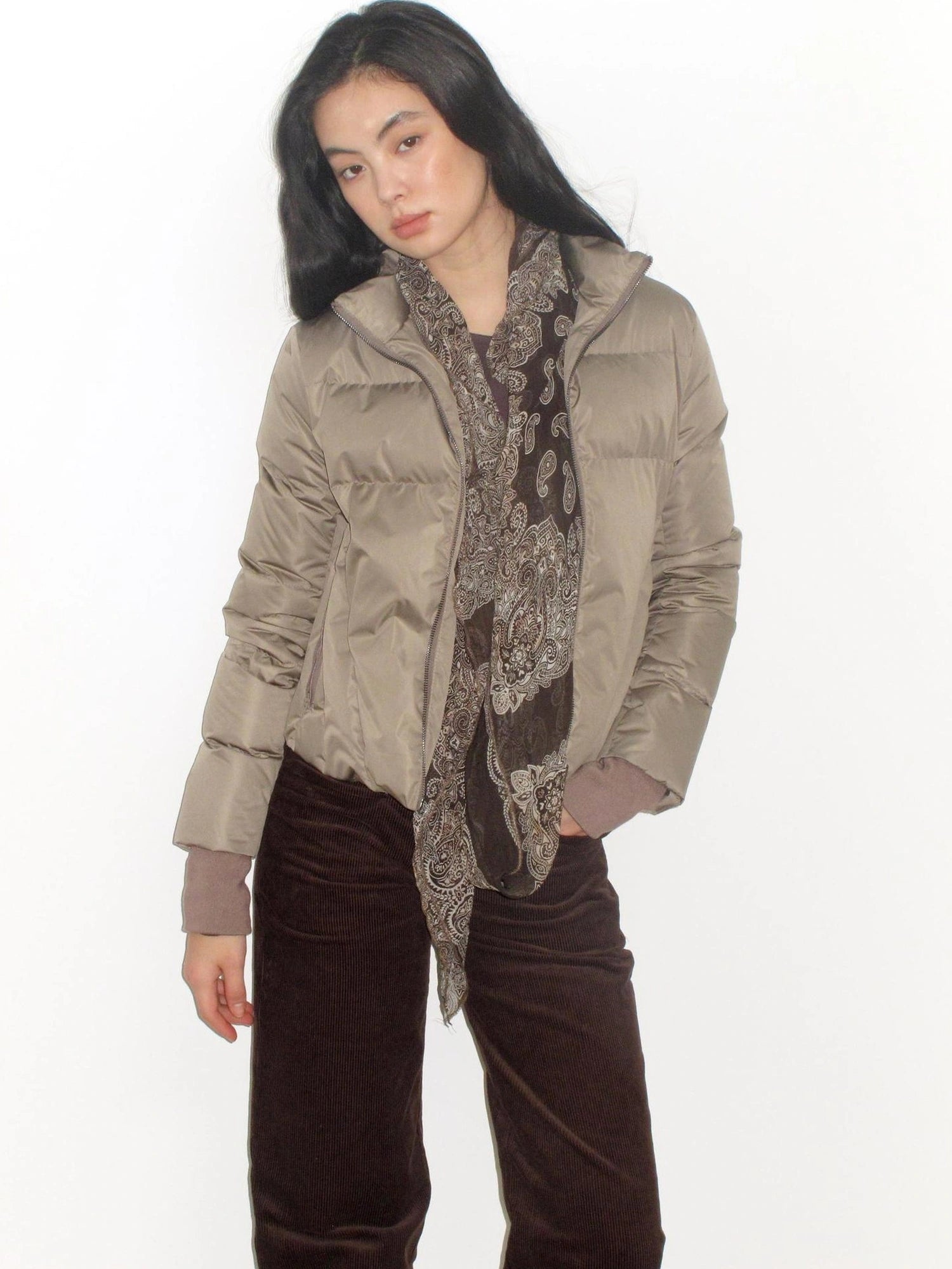Mito de dar Low Saturation Cashew Floral Scarf V-neck T-shirt Long Sleeve