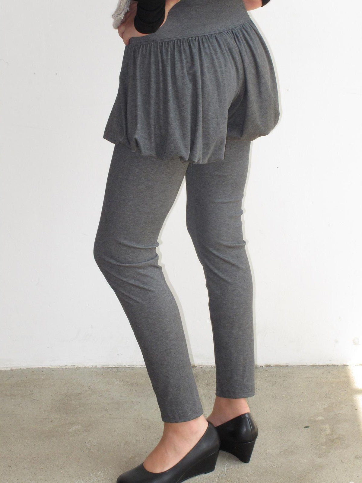 Mito de dar Pleated High Stretch Solid Women&