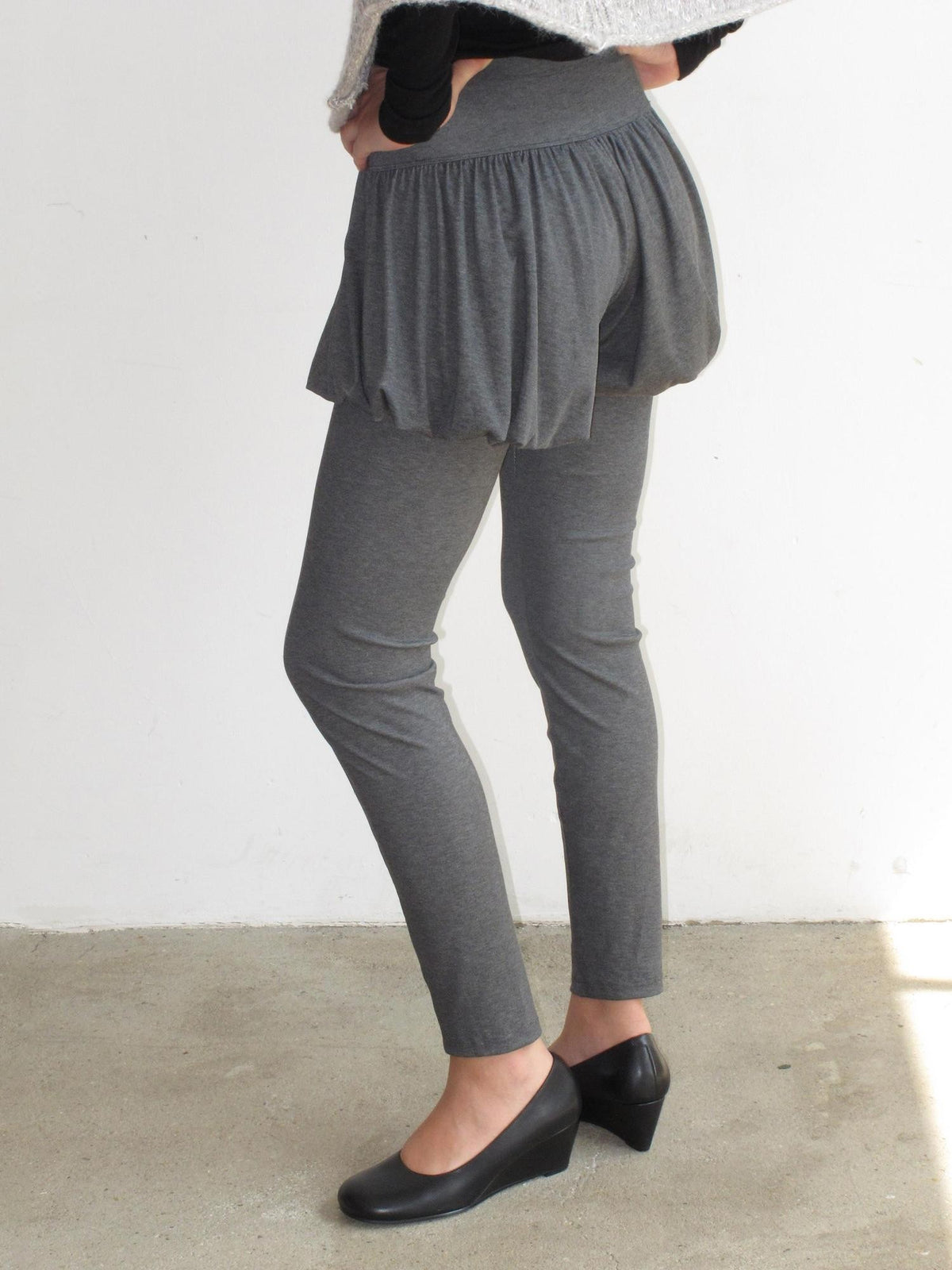 Mito de dar Pleated High Stretch Solid Women&