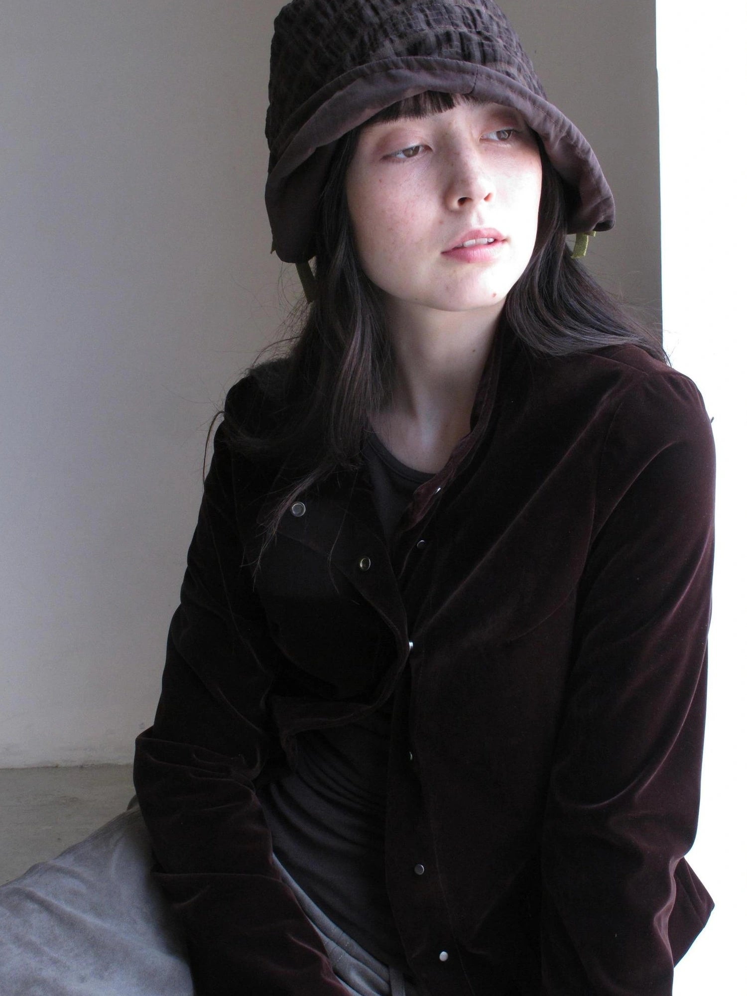 Sharp Cut Cocoa Velvet Short Jacket