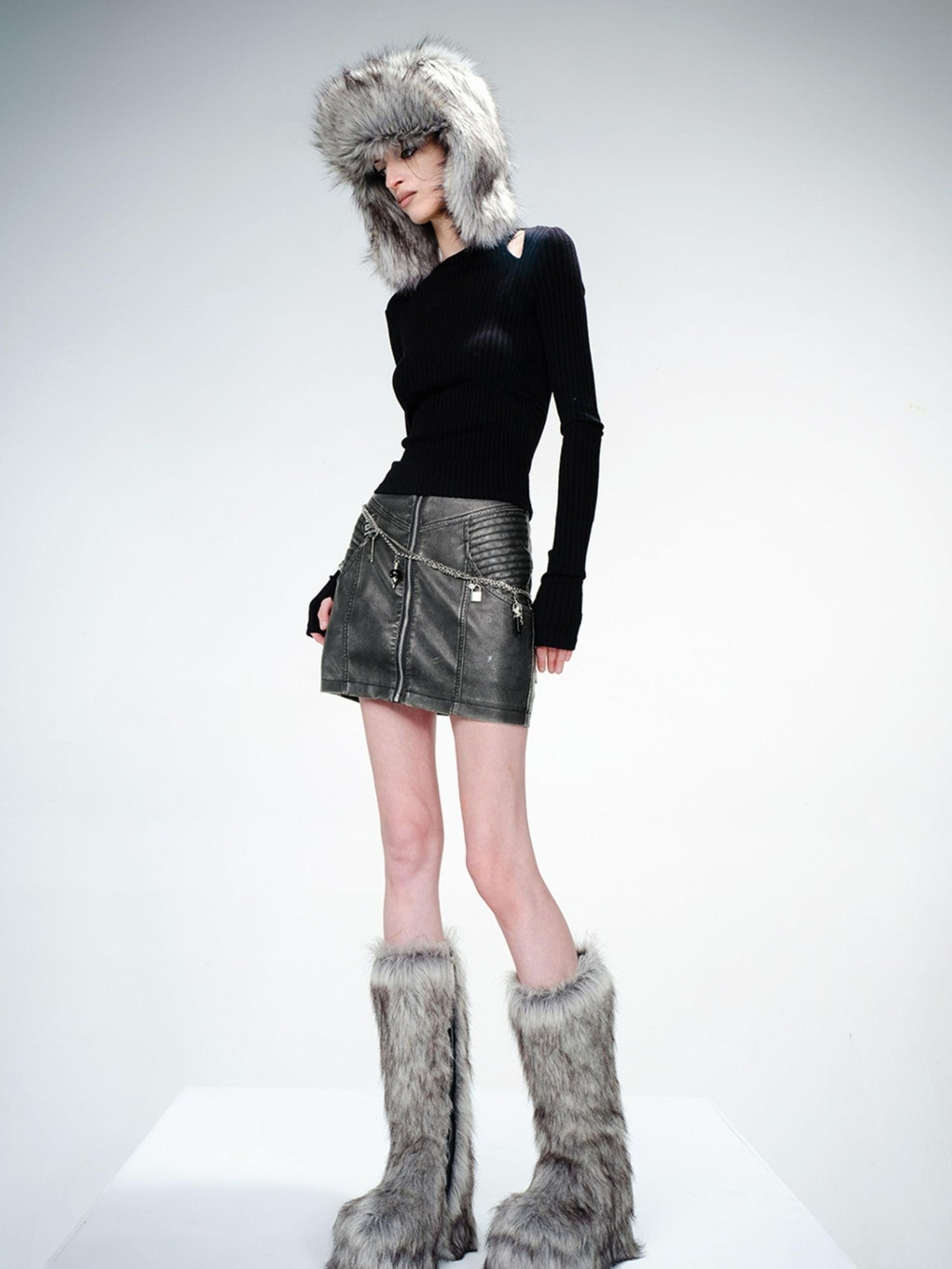 UpdateNN NORTH NODE Oversized Slanted Shoulder Knit Top