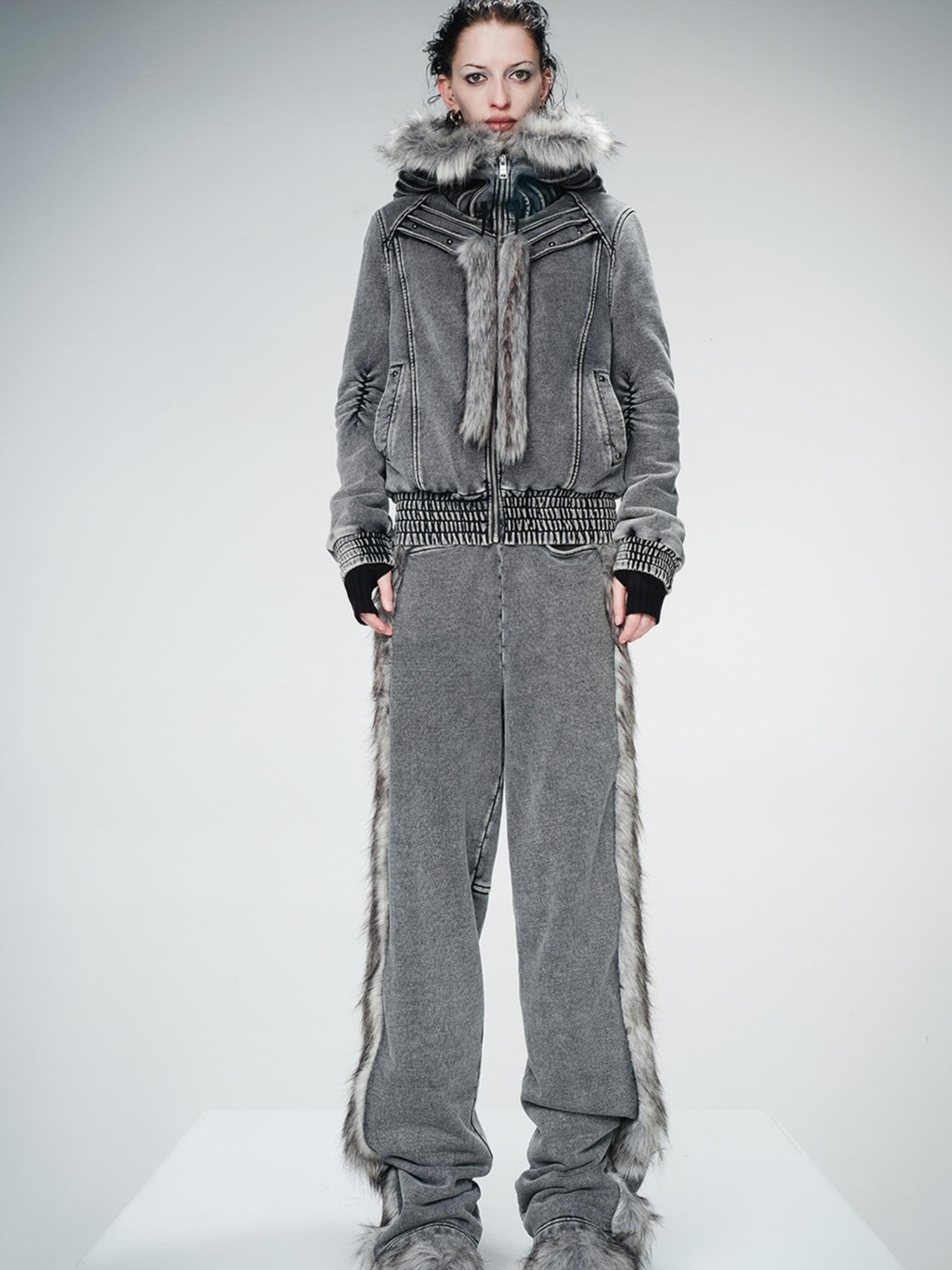 UpdateNN NORTH NODE Quilted Hooded Short Jacket With Fur Trim And Washed Texture