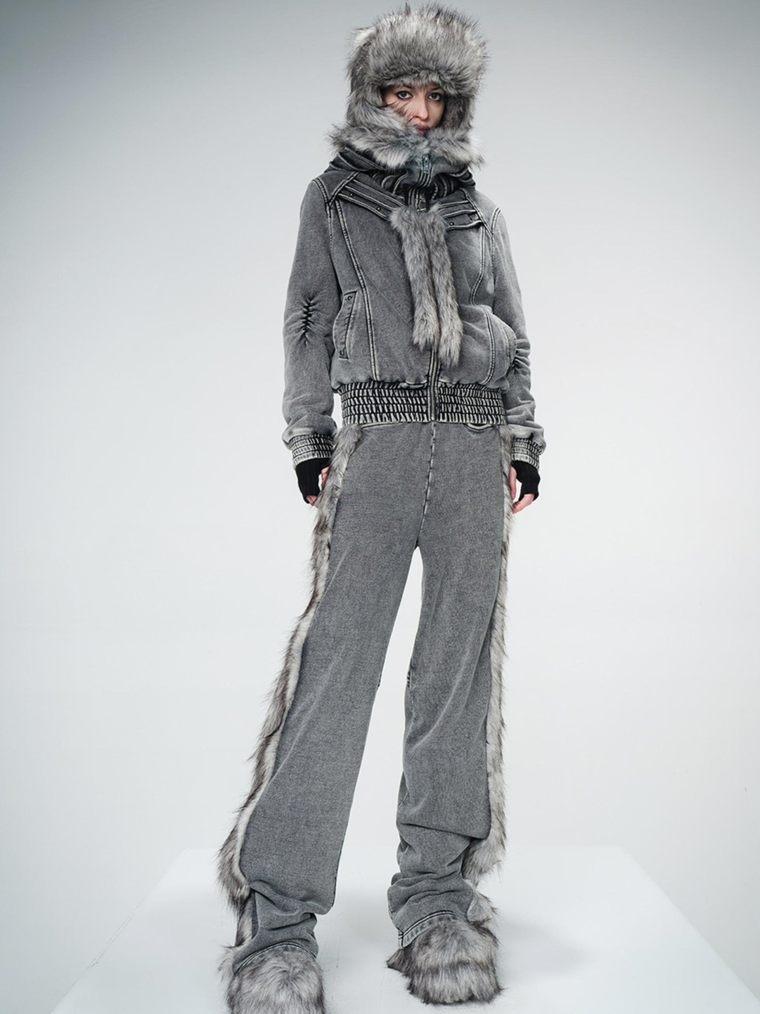 UpdateNN NORTH NODE Quilted Hooded Short Jacket With Fur Trim And Washed Texture