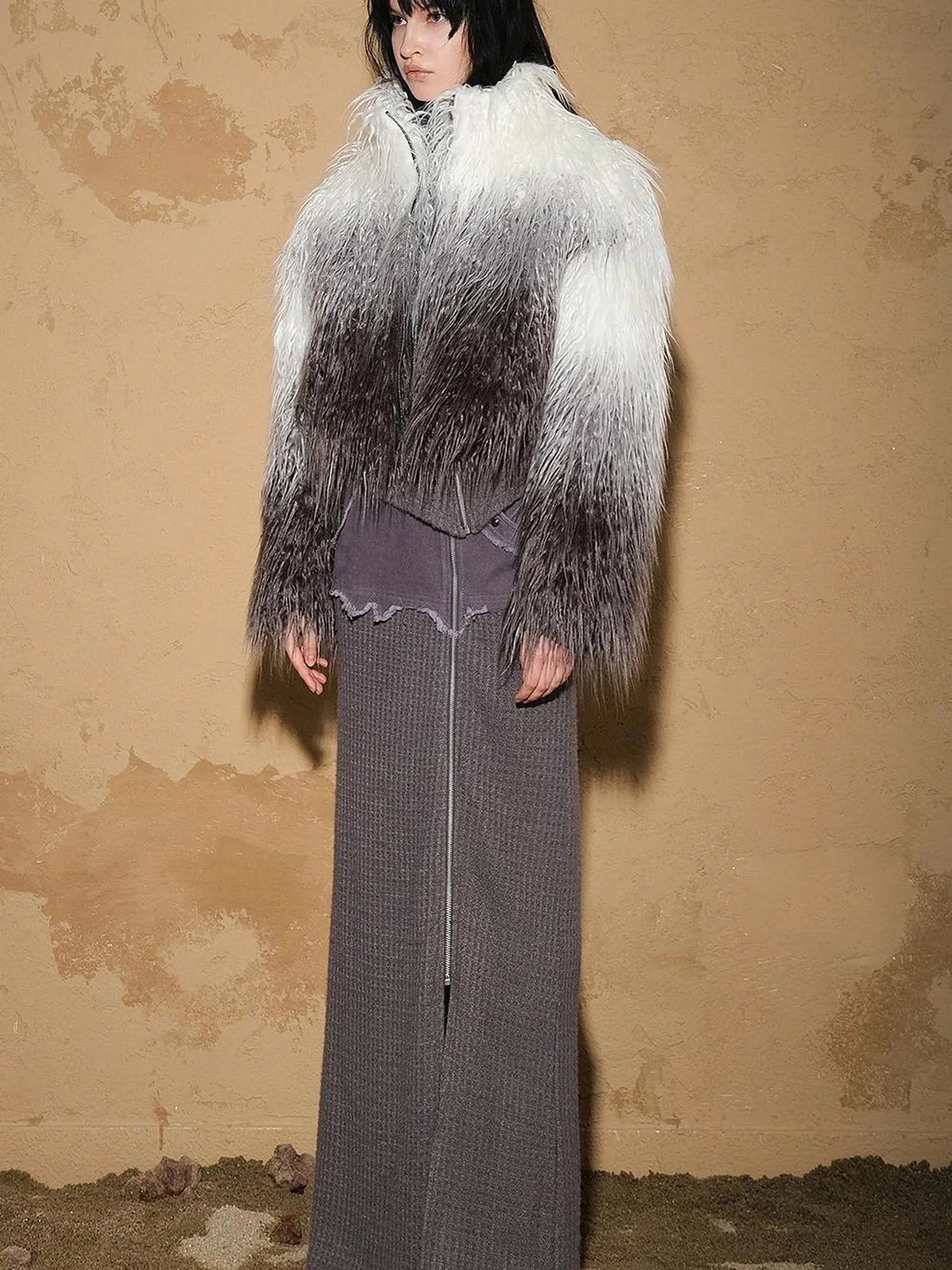 Sand City Gradient Fuzzy Coat V-neck T-shirt Long Sleeve