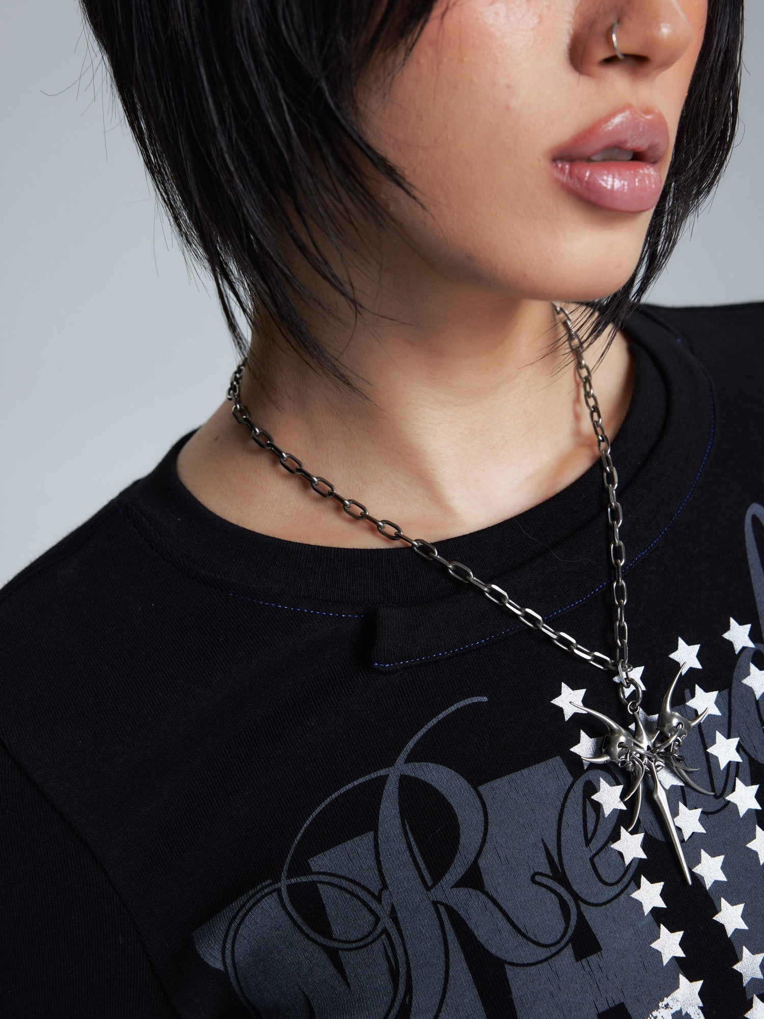 NONAME SPACE Topstitched Asymmetric Neck Applique Slim Women&