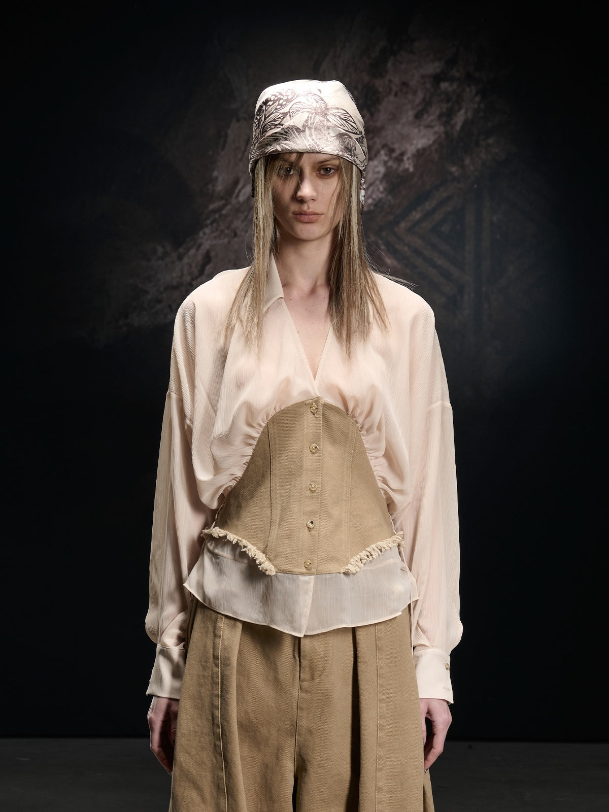 NORTH_NODE_Khaki_Splice_Cinched_Waist_V-neck_Slim_Women&