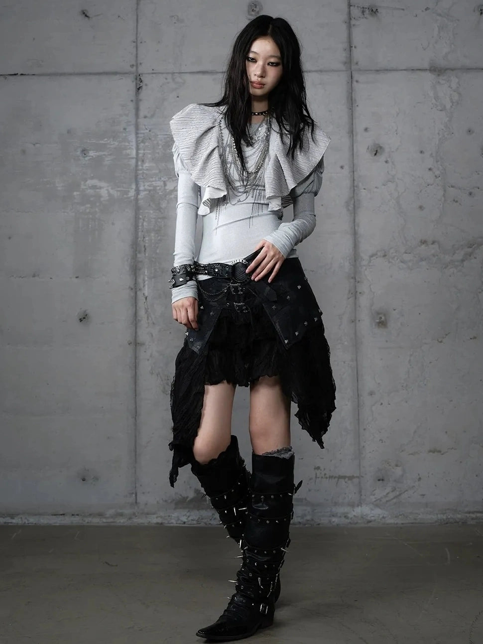 NO ROMANCE Asymmetrical Hem Tiered Lace Patchwork Mid Waist Punk Non Stretch Women Skirt