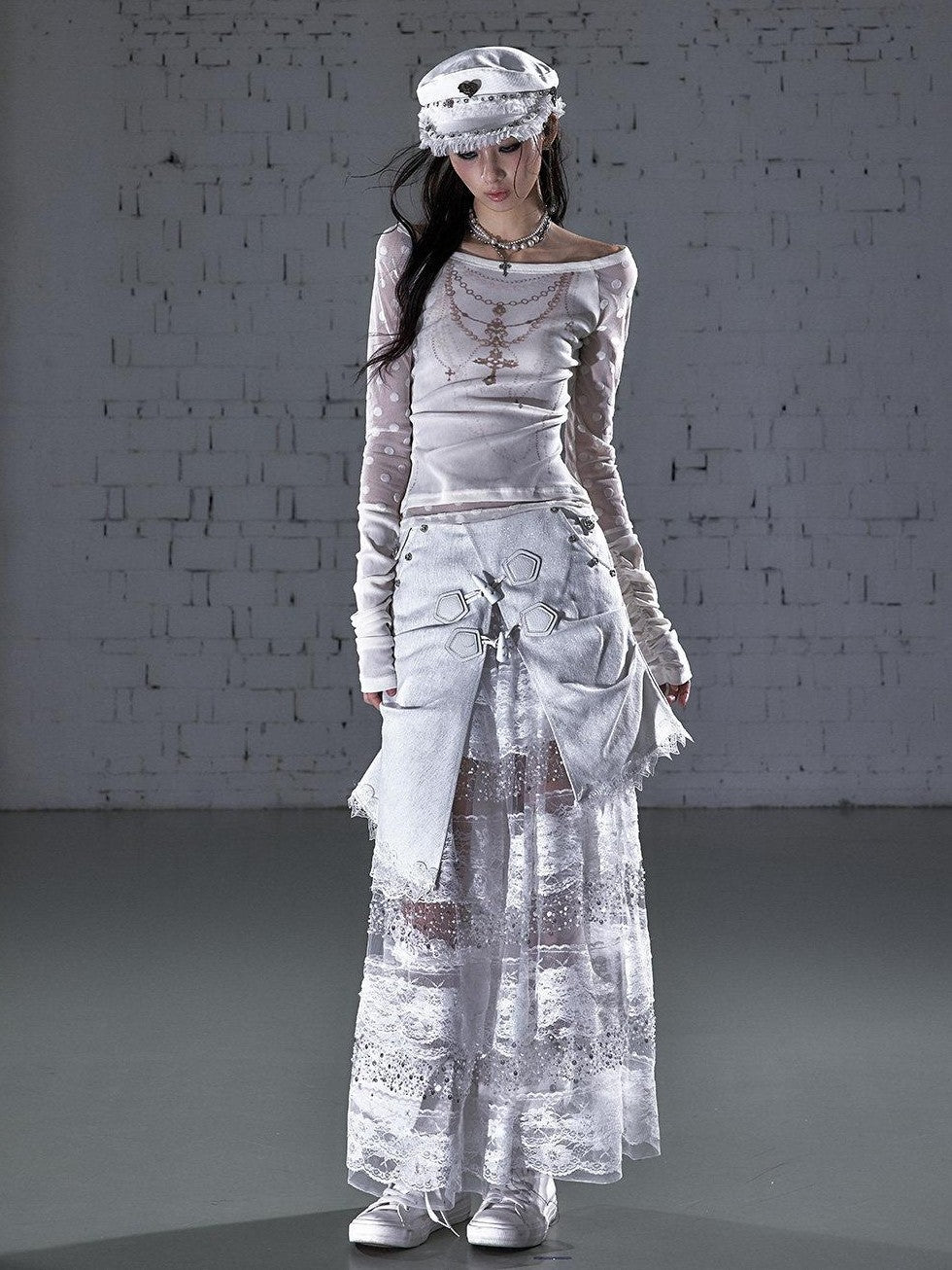 NO ROMANCE Baroque Flocked Reversible Wing Embroidered Slim Women&