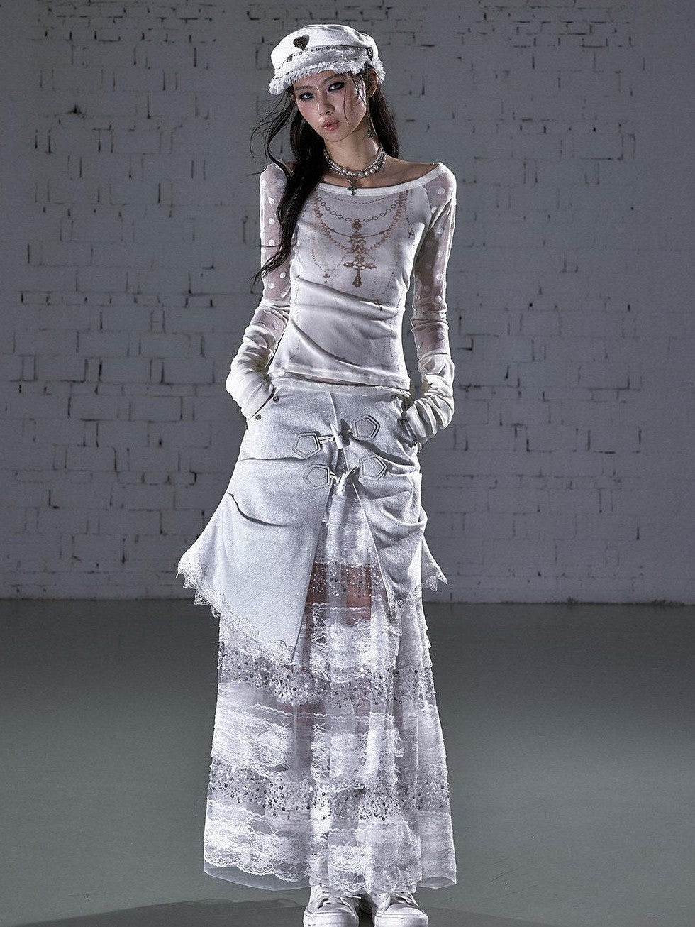 NO ROMANCE Baroque Flocked Reversible Wing Embroidered Slim Women&