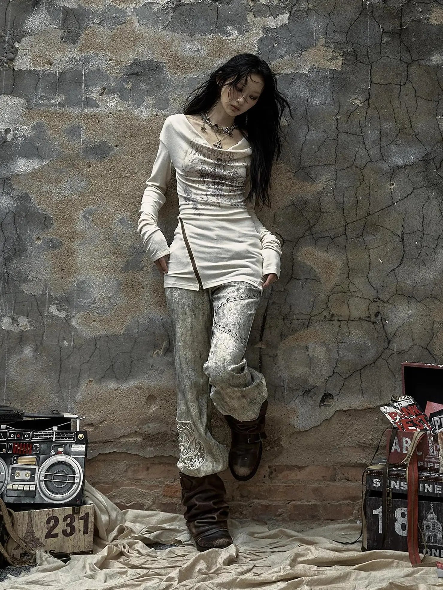 NO ROMANCE Distressed Dual Zipper Slim Punk Bardot Neck Beige Cotton T-Shirt