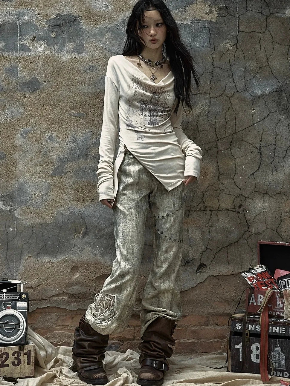 NO ROMANCE Distressed Dual Zipper Slim Punk Bardot Neck Beige Cotton T-Shirt