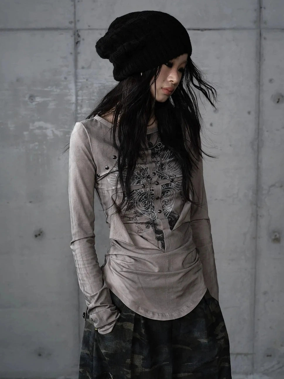 NO ROMANCE Distressed Graphic Punk Slim Fit Long Sleeve Crew Neck Women Gray Cotton T-Shirt