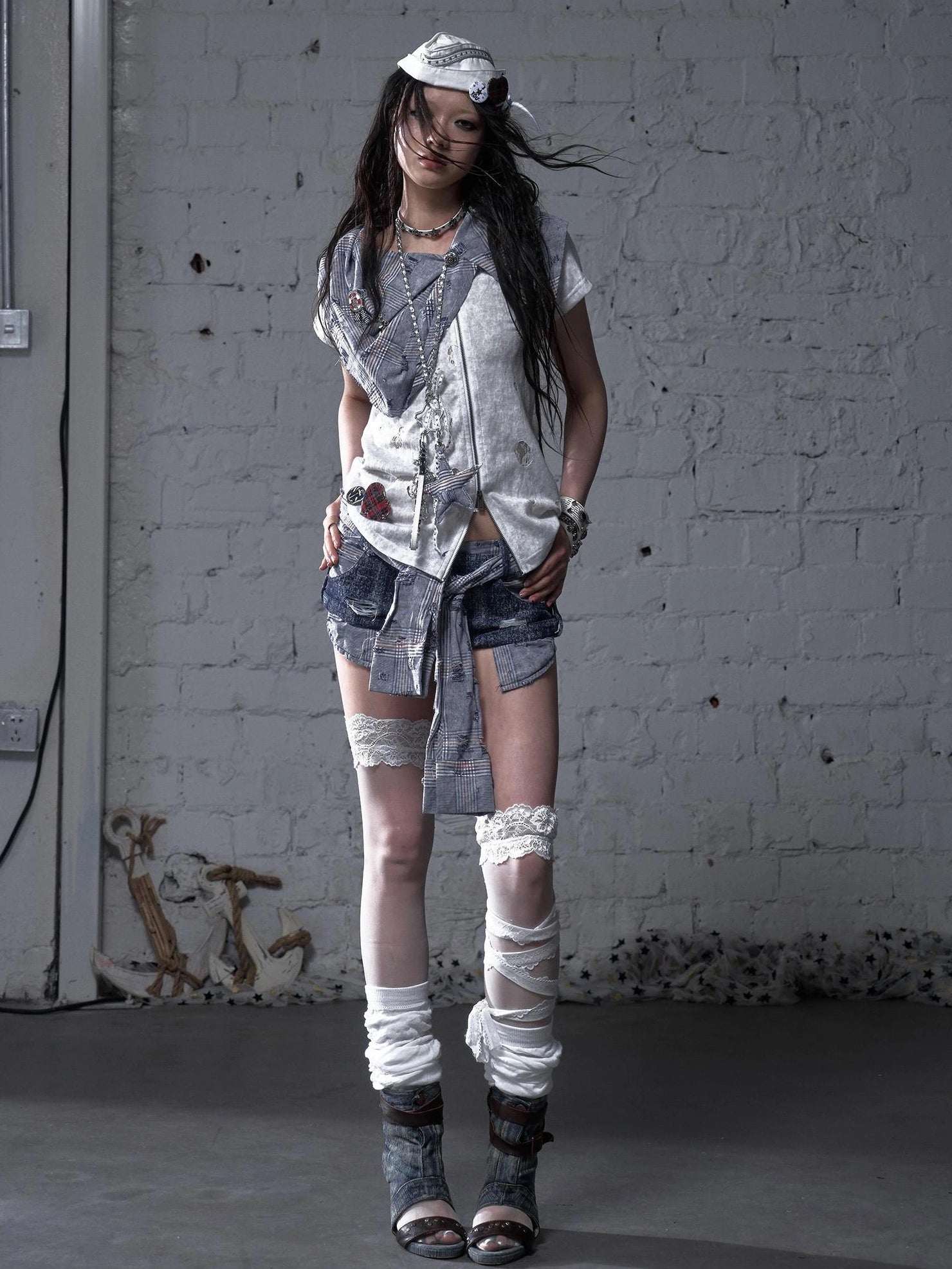 NO ROMANCE Flattering Slim Fit Natural Waist Snowflake Blue Original Design Women Short