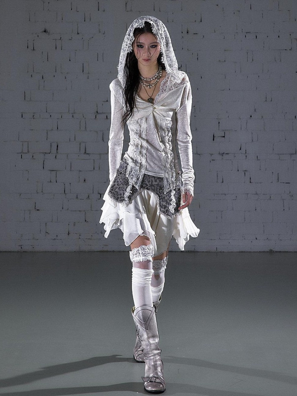 NO ROMANCE Punk Lace Twist Knot One Shoulder Hooded Women&
