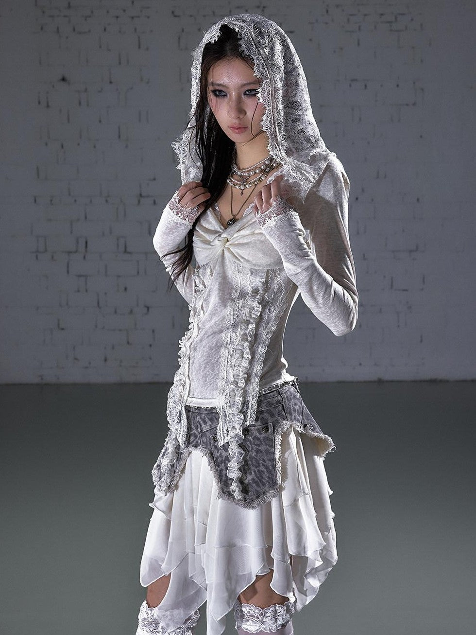 NO ROMANCE Punk Lace Twist Knot One Shoulder Hooded Women&