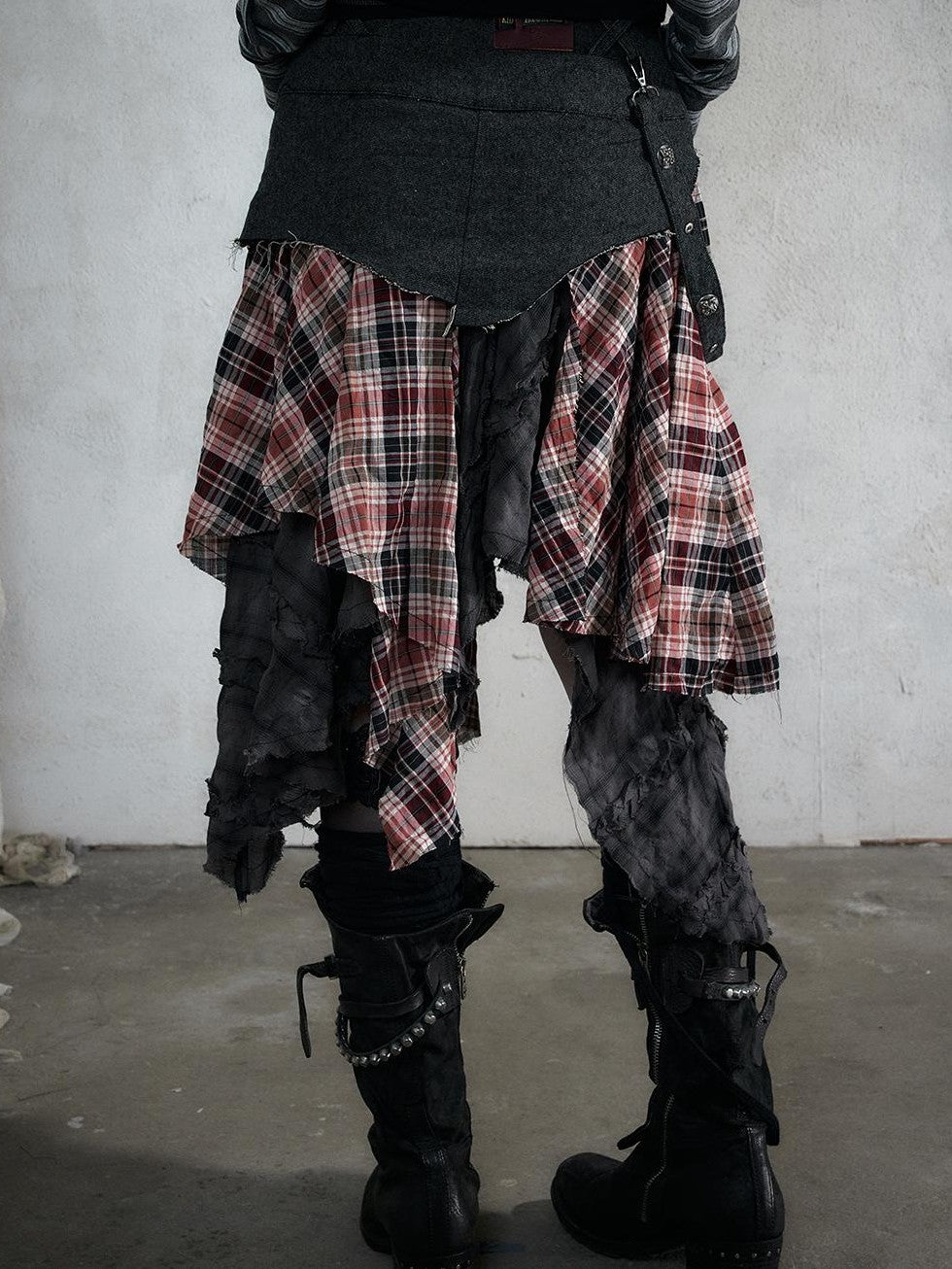 NO ROMANCE Punk Plaid Spliced Raw Hem Asymmetric High Waist Women&