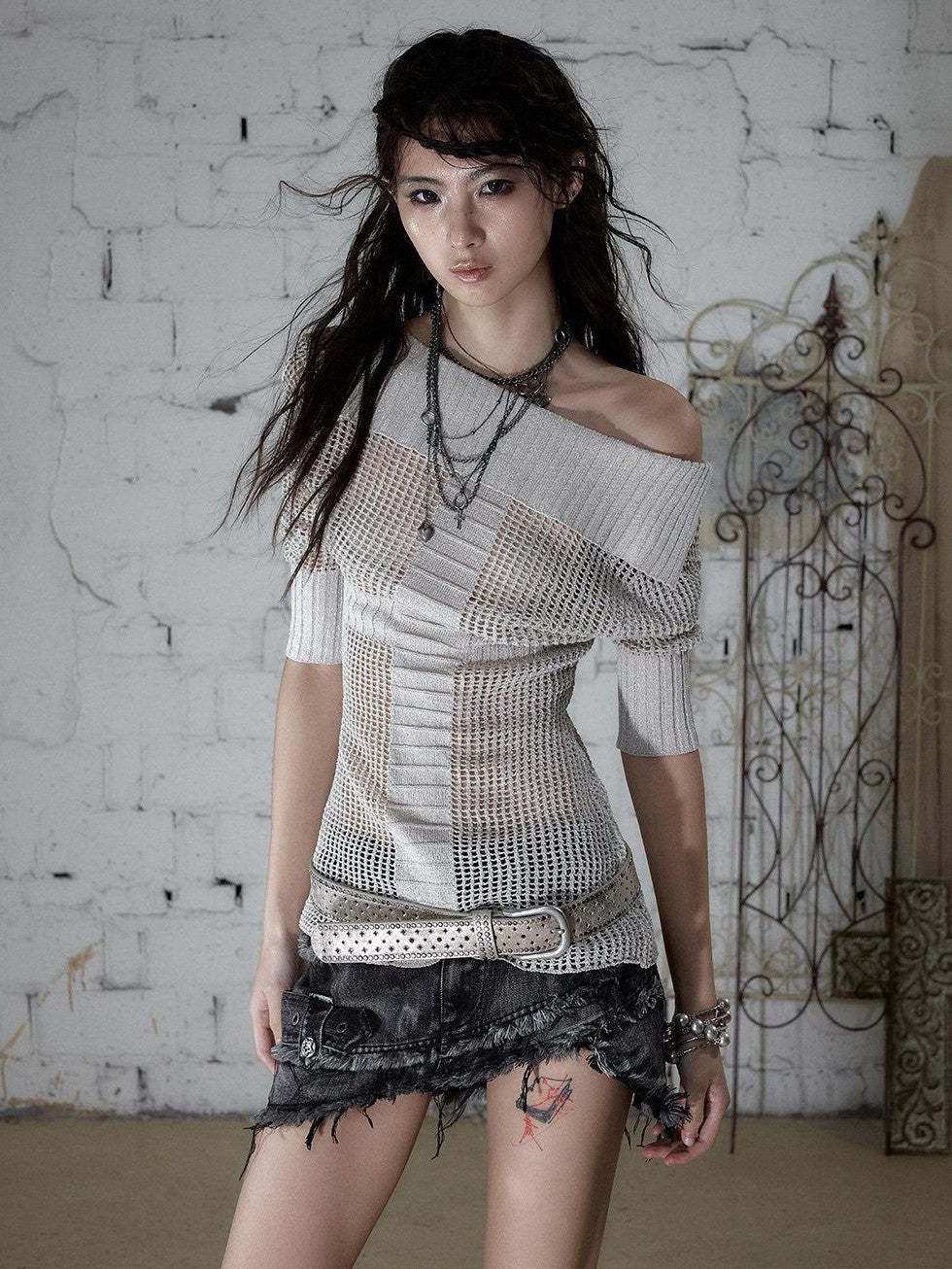 NO ROMANCE Star Cutout Punk Slim V-neck Convertible Women&