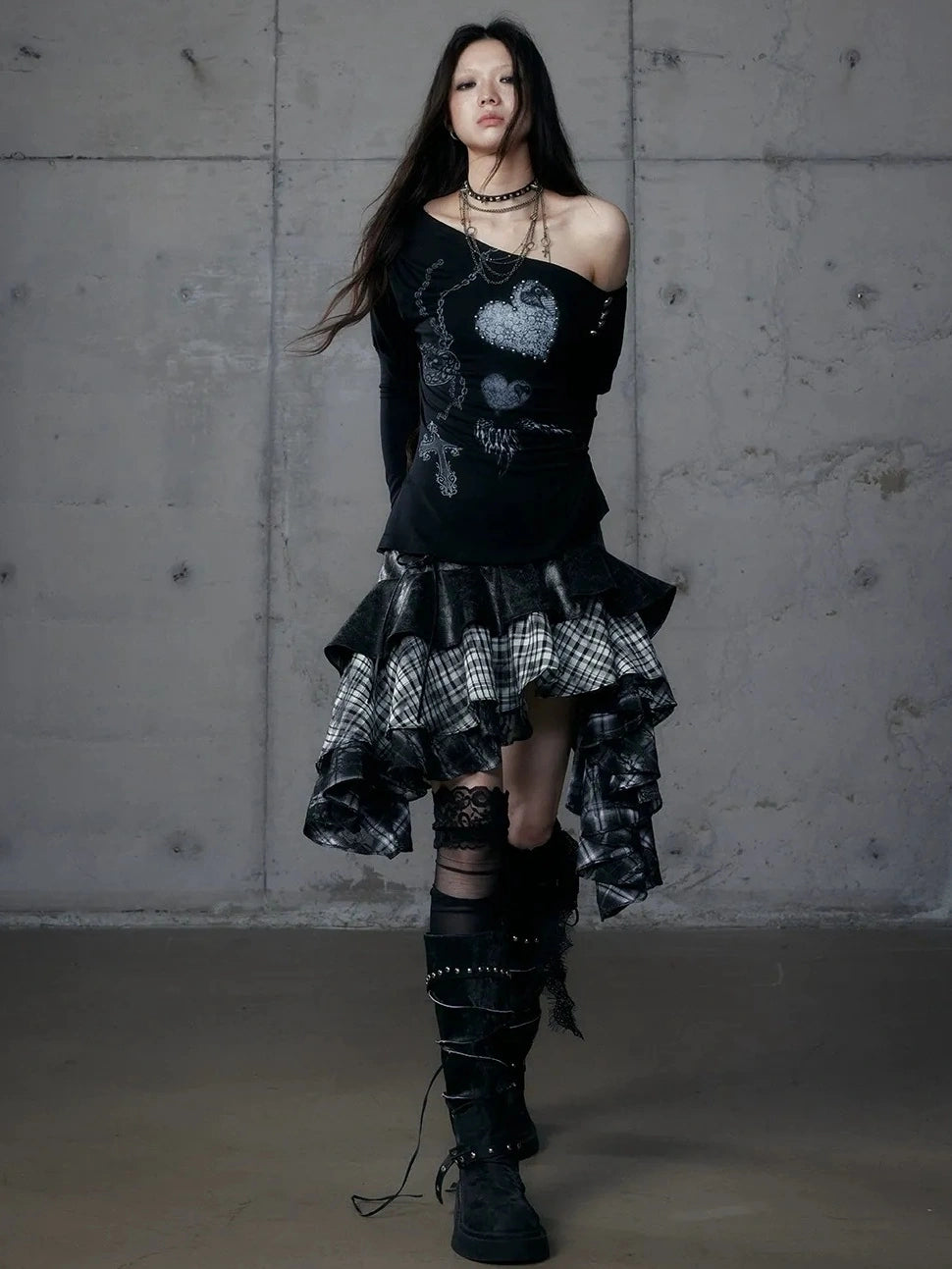 NO ROMANCE Stretchy Knit Asymmetric Neck Slim Long Sleeve Women Cross Heart Graphic T-Shirt