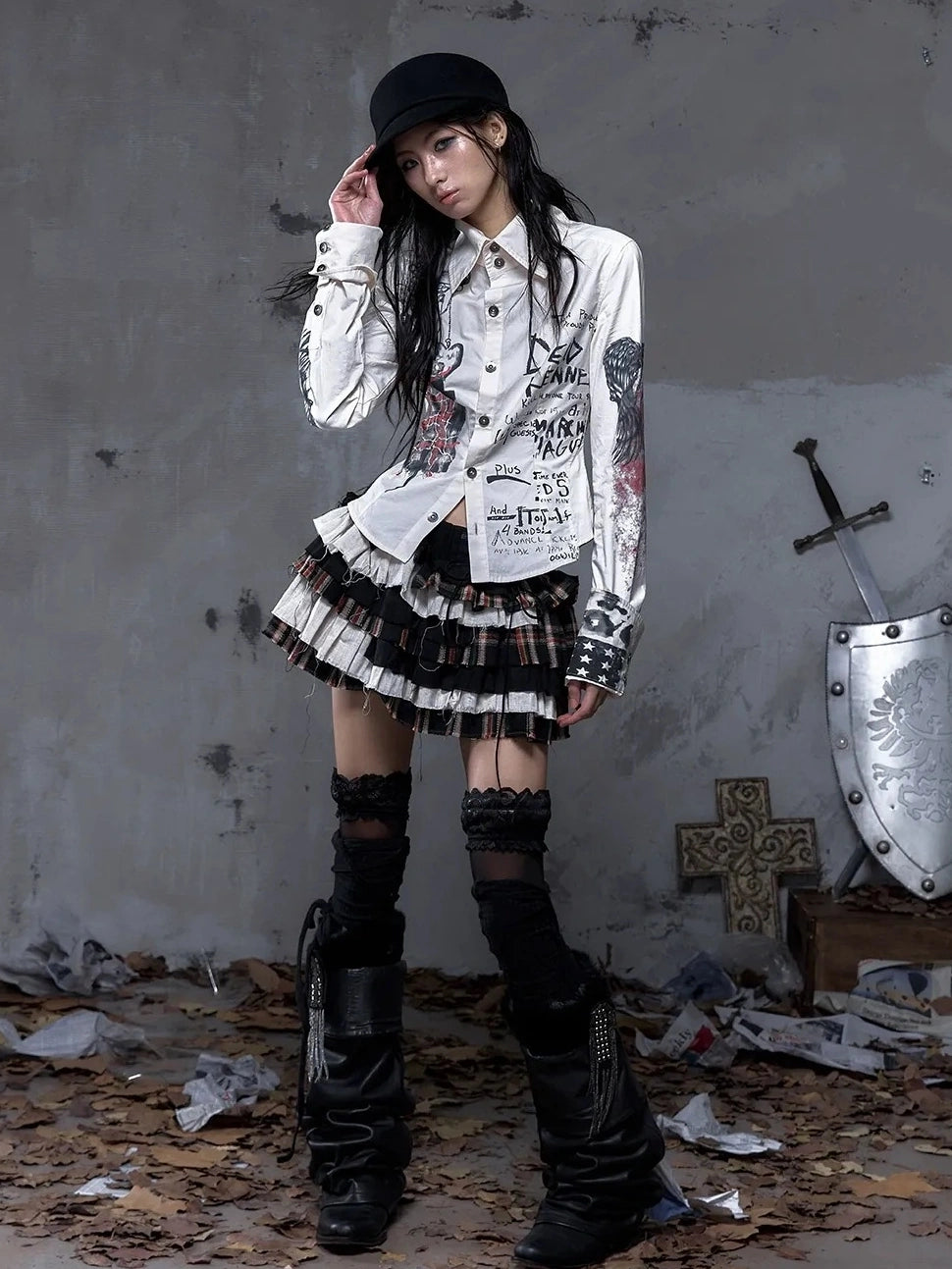 NO ROMANCE Tiered Ruffle Punk Low Rise Frayed Hem Loose Fit Women Citywalk Black Red Skirt