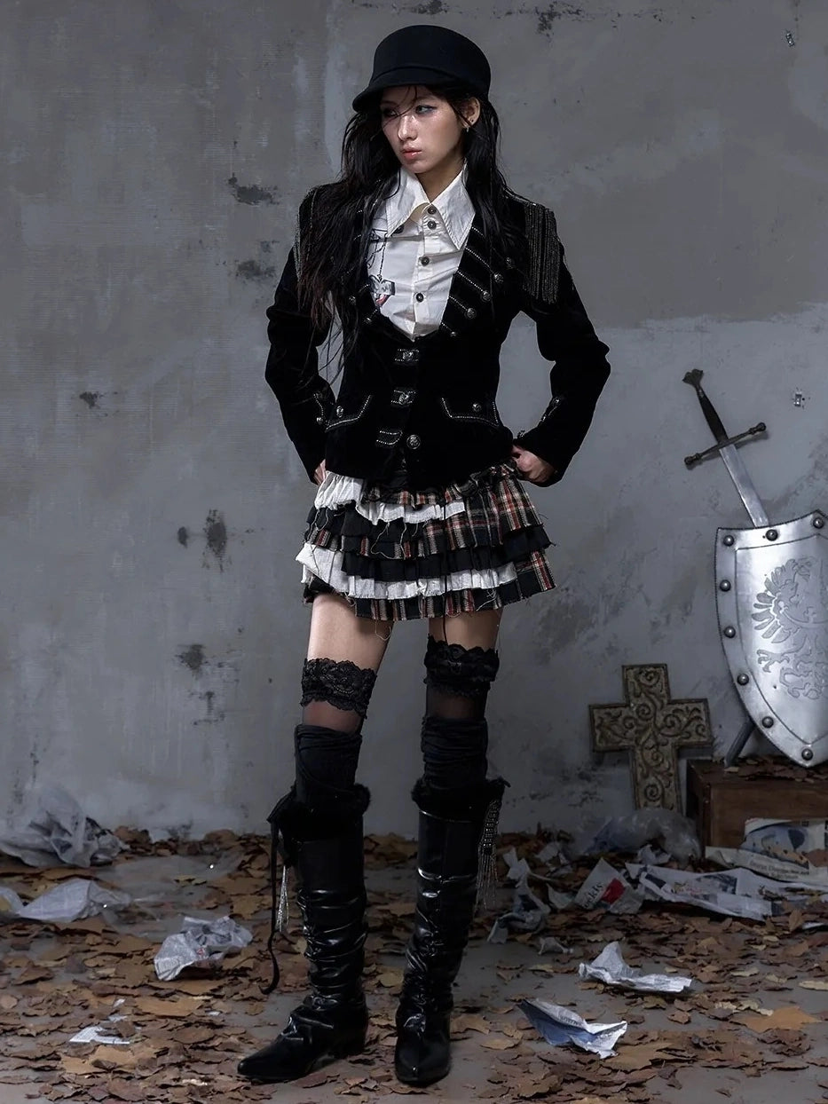 NO ROMANCE Tiered Ruffle Punk Low Rise Frayed Hem Loose Fit Women Citywalk Black Red Skirt